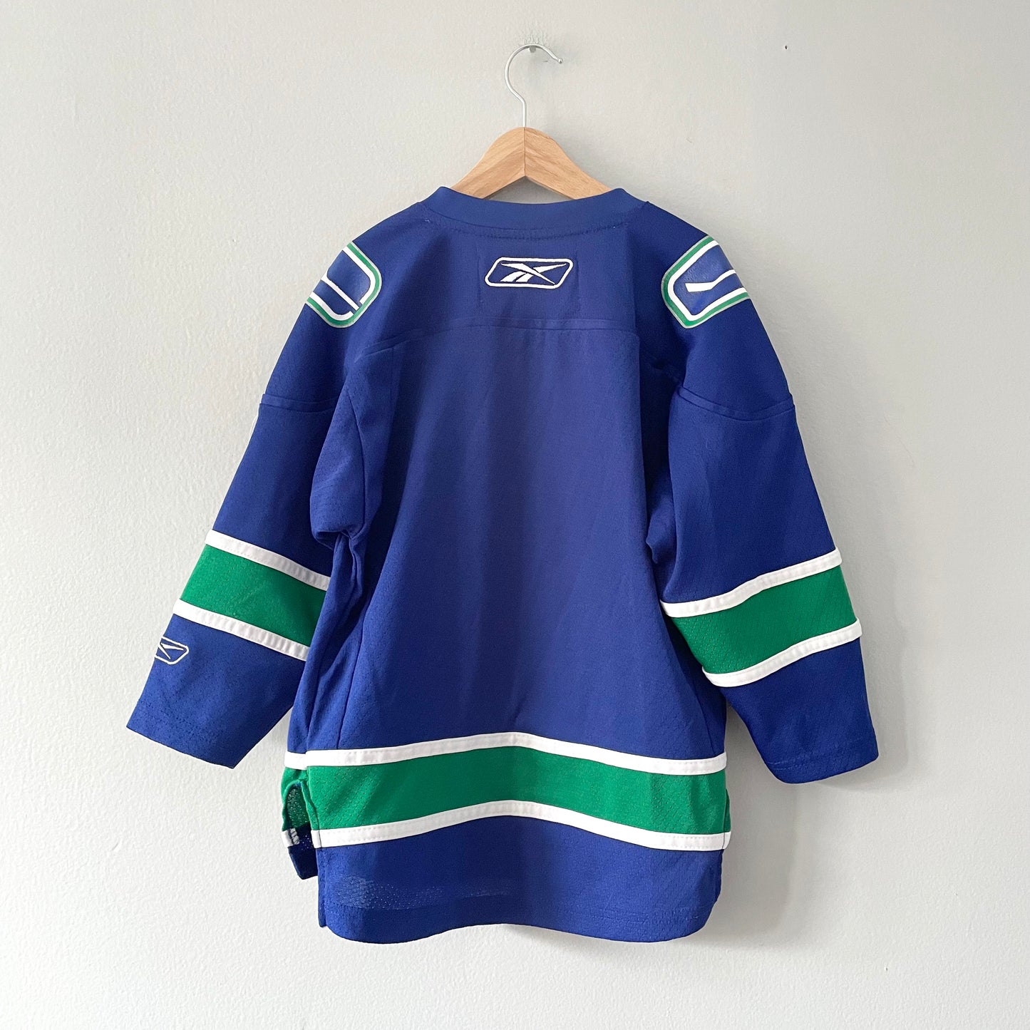 NHL / Vancouver Canucks jersey / 4-7Y