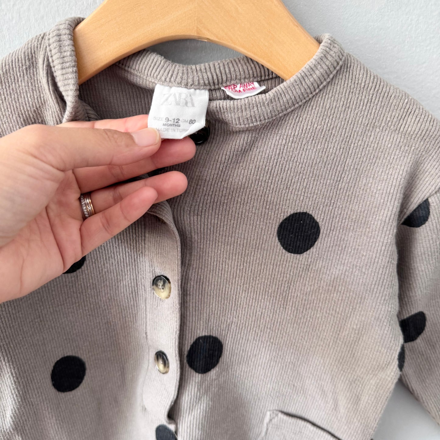 Zara / Grey dots ribbed romper / 9-12M