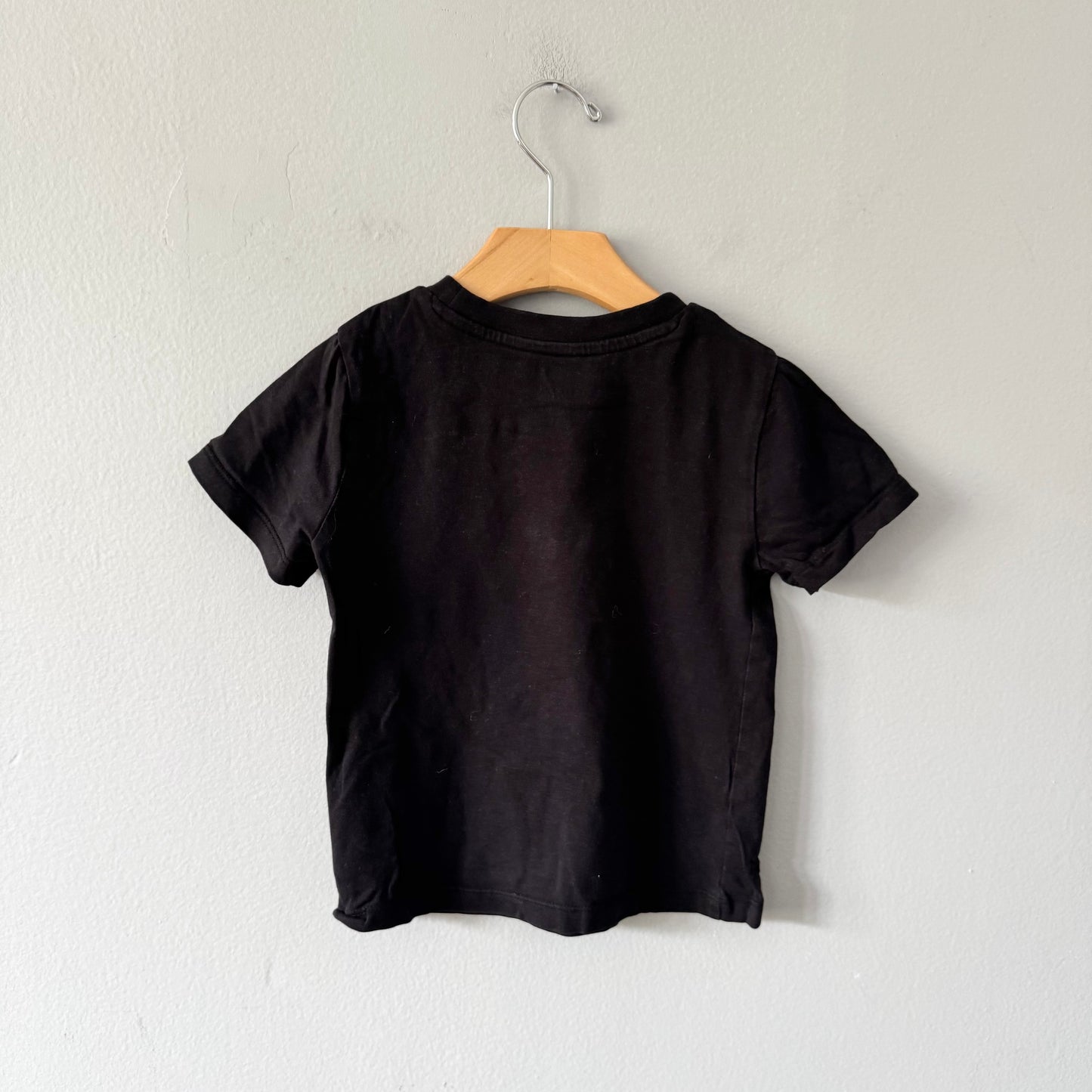 H&M / Black T-shirt / 2-4Y