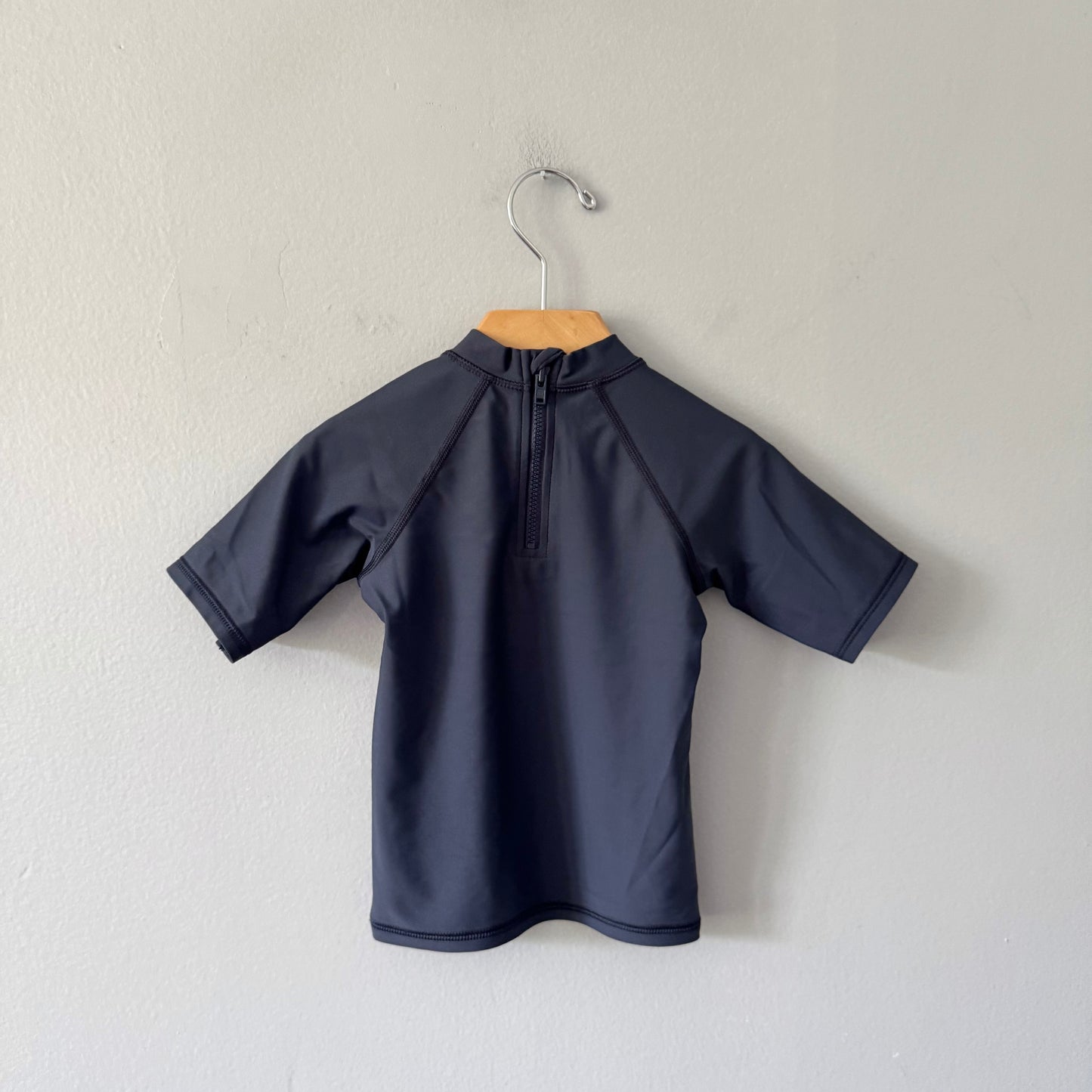 M&S / Hello rash guard top / 18-24M