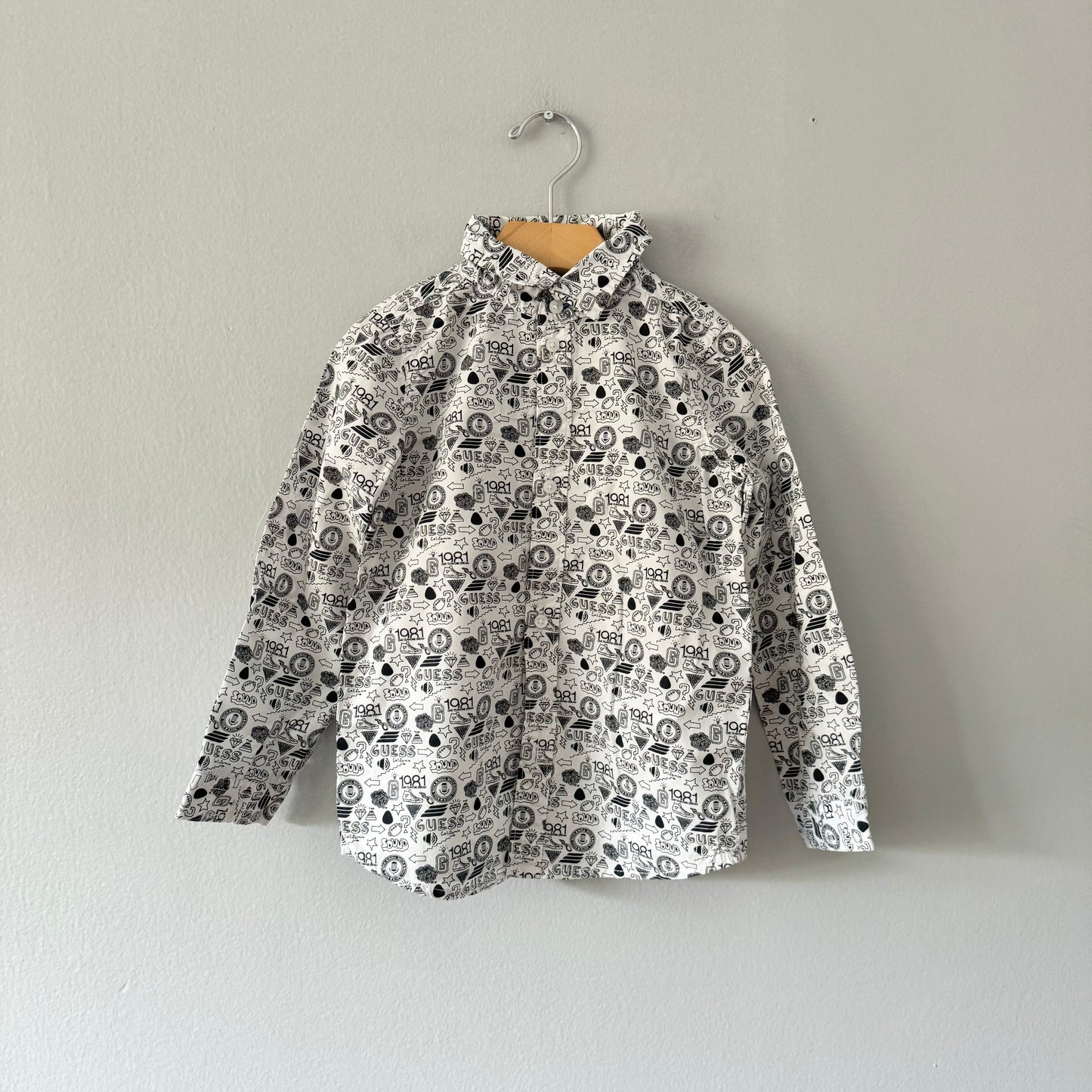 Guess / Black and white shirt / 5Y