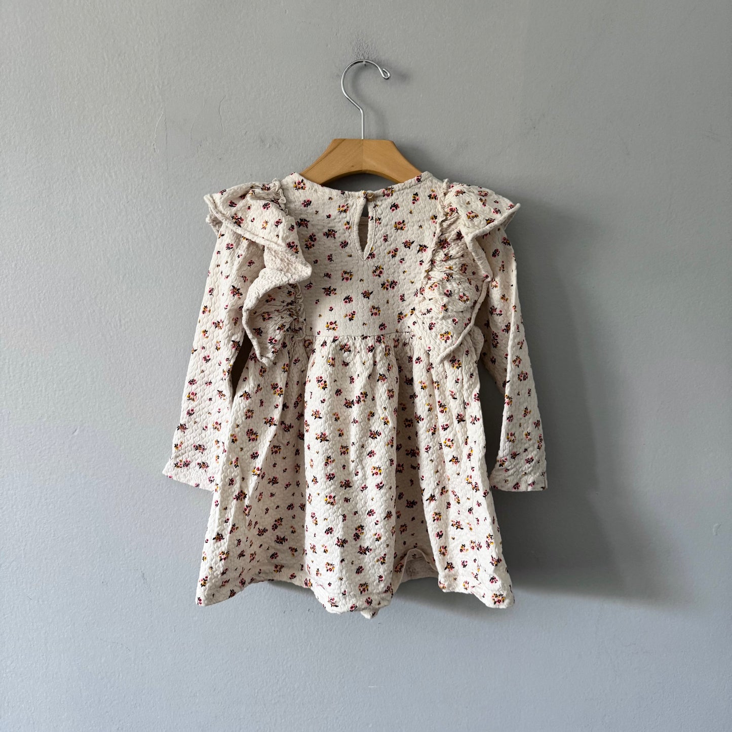 Zara / White x floral ruffle dress / 3-4Y