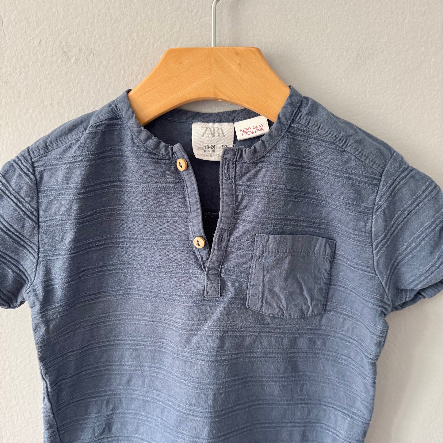 Zara / Navy short sleeve top / 18-24M