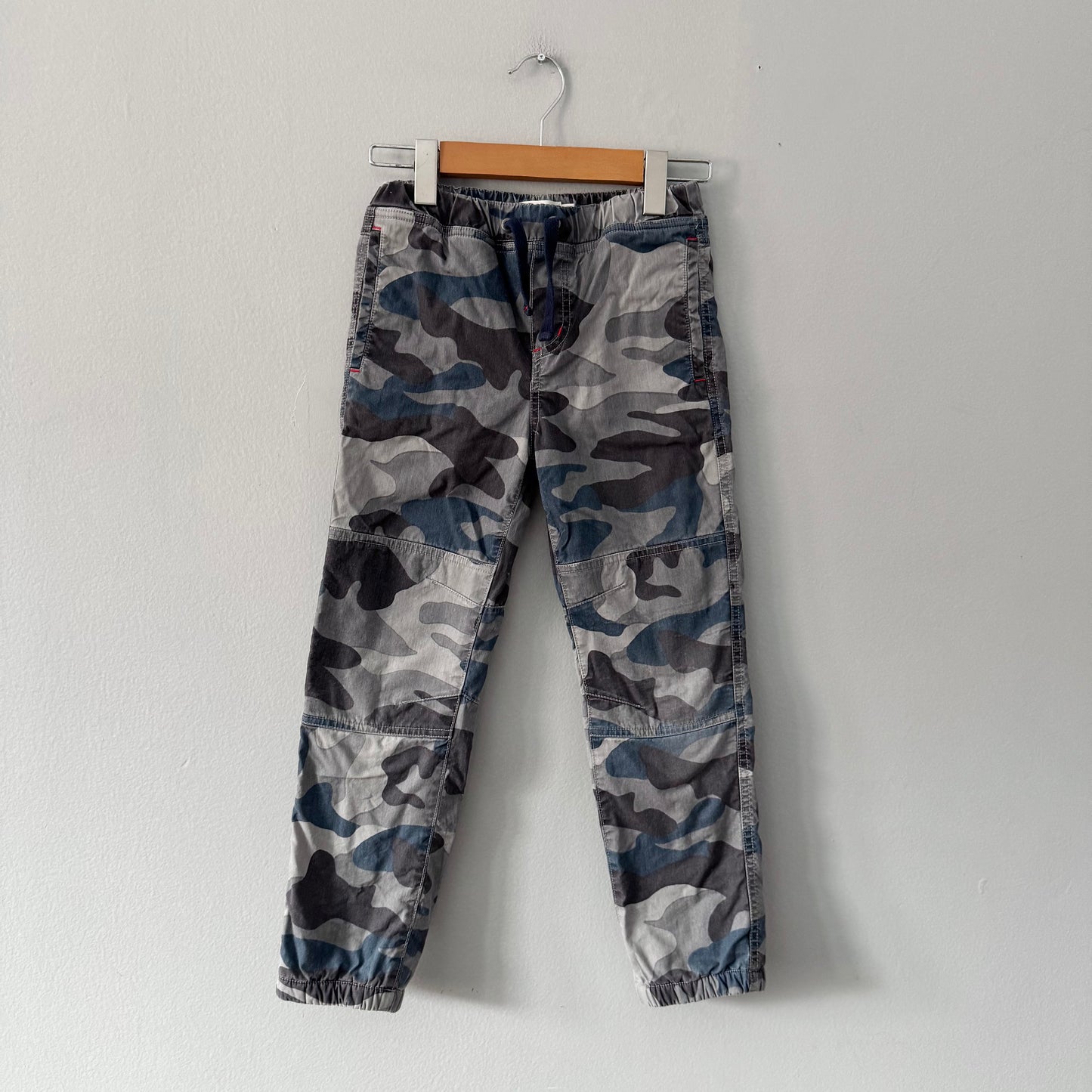 Mini boden / Fleece lined camo pants / 8Y