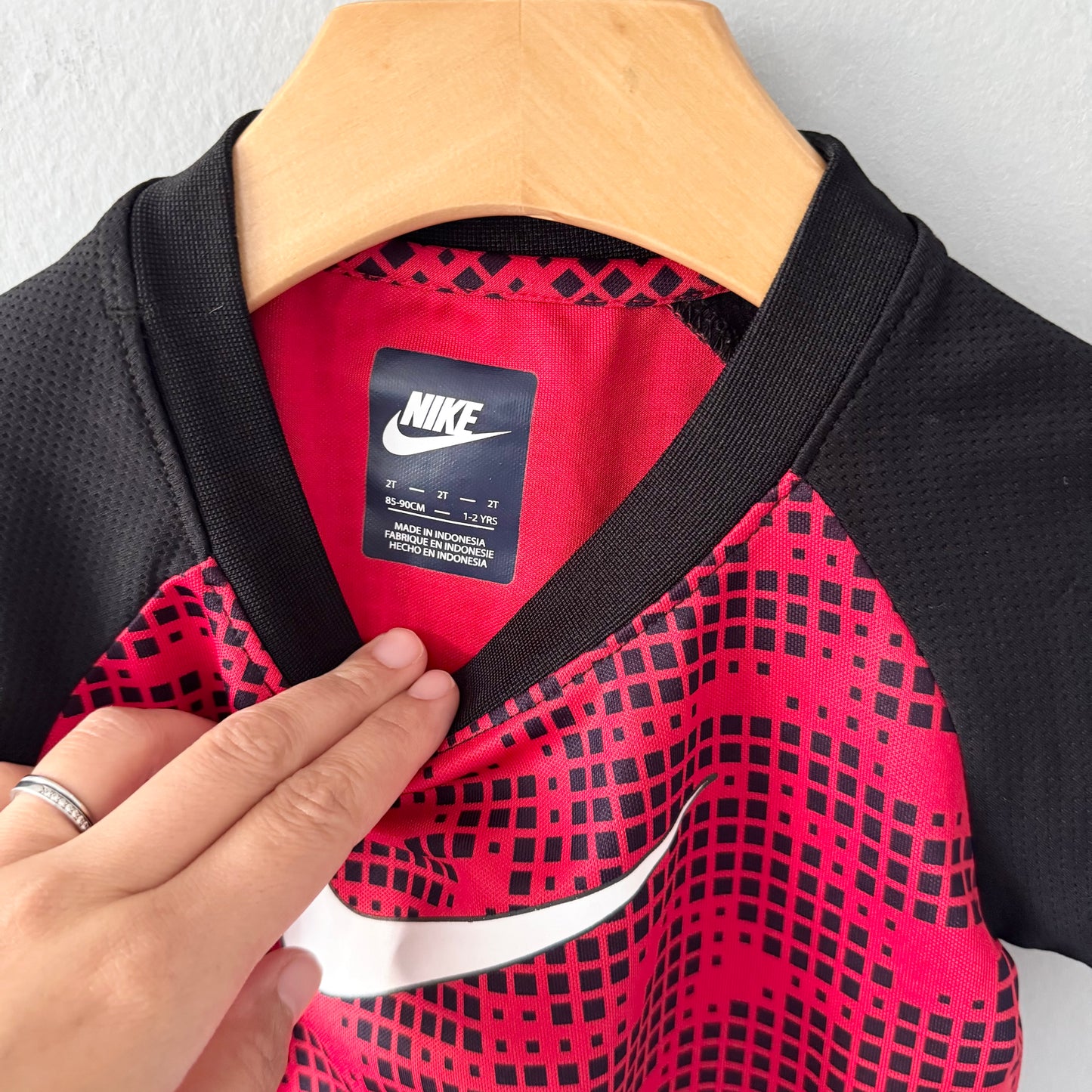 Nike / Red active top / 2T