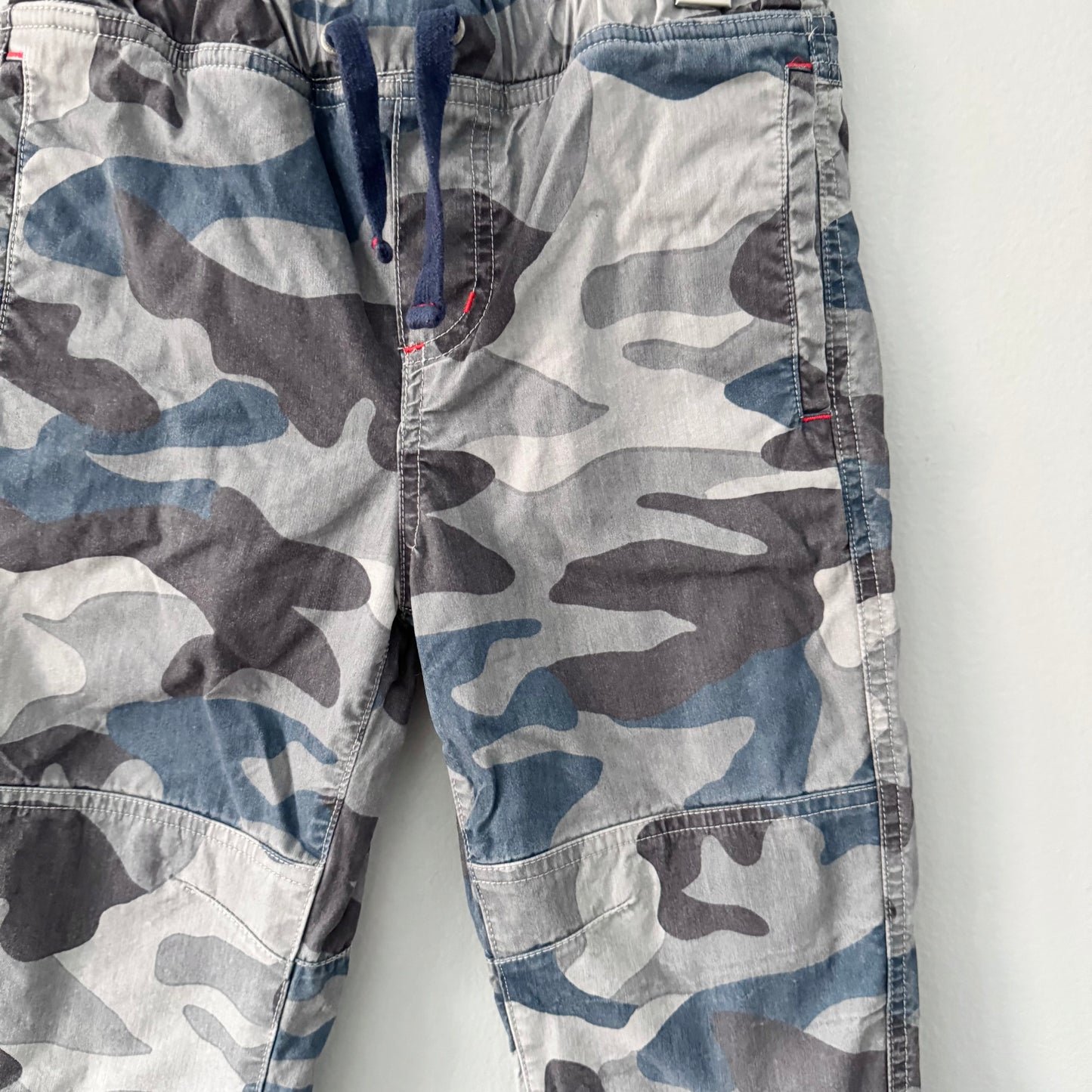 Mini boden / Fleece lined camo pants / 8Y