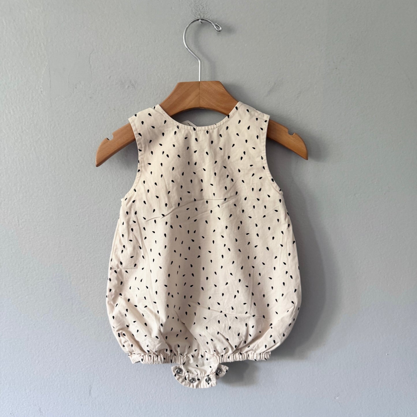 Rylee + Cru / Ivory x black bobble romper / 3-6M