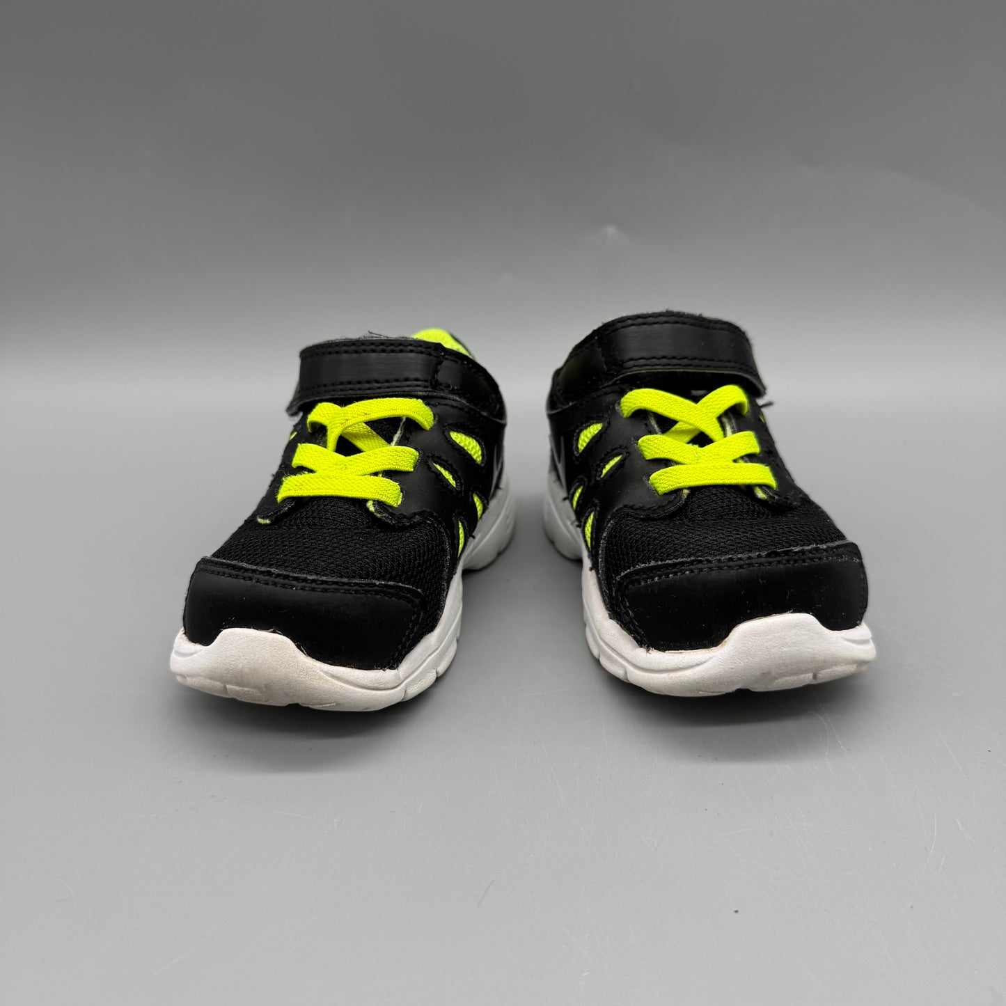 Nike / Running Shoes / US5