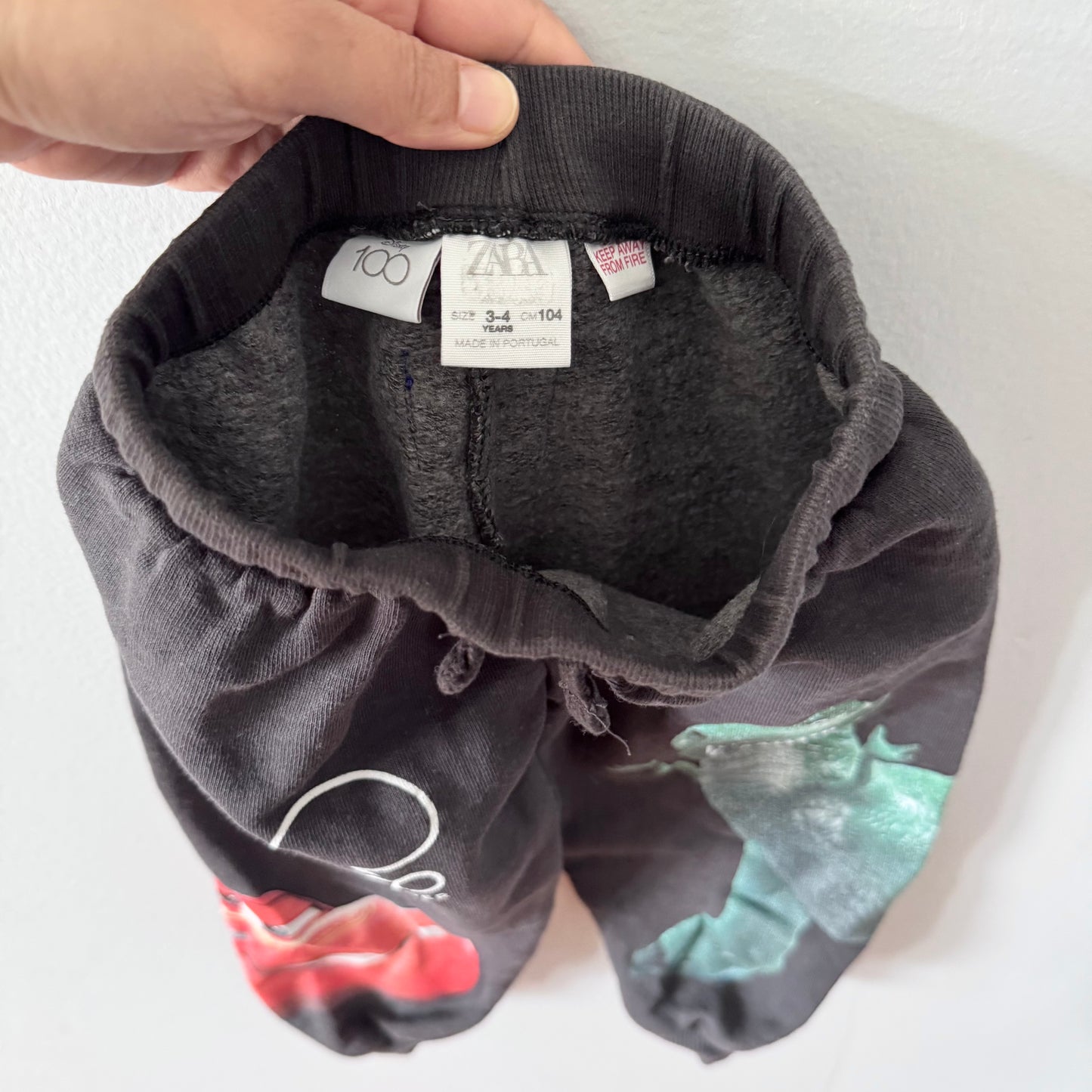 Zara x Disney / Black sweatpants / 3-4Y