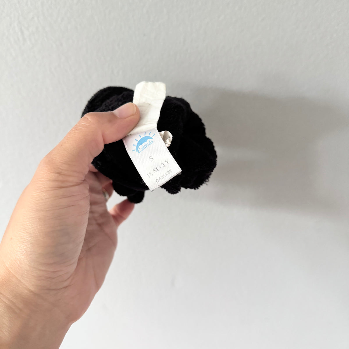 Calikids / Black fleece mittens / 18M-3Y