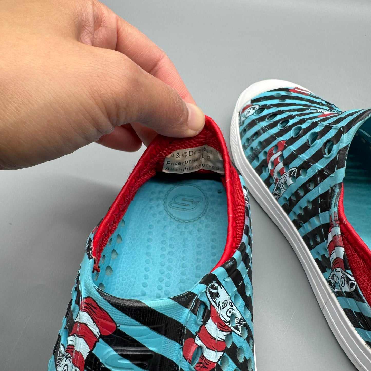 Skecher x Dr. Seuss / Sandals / US12