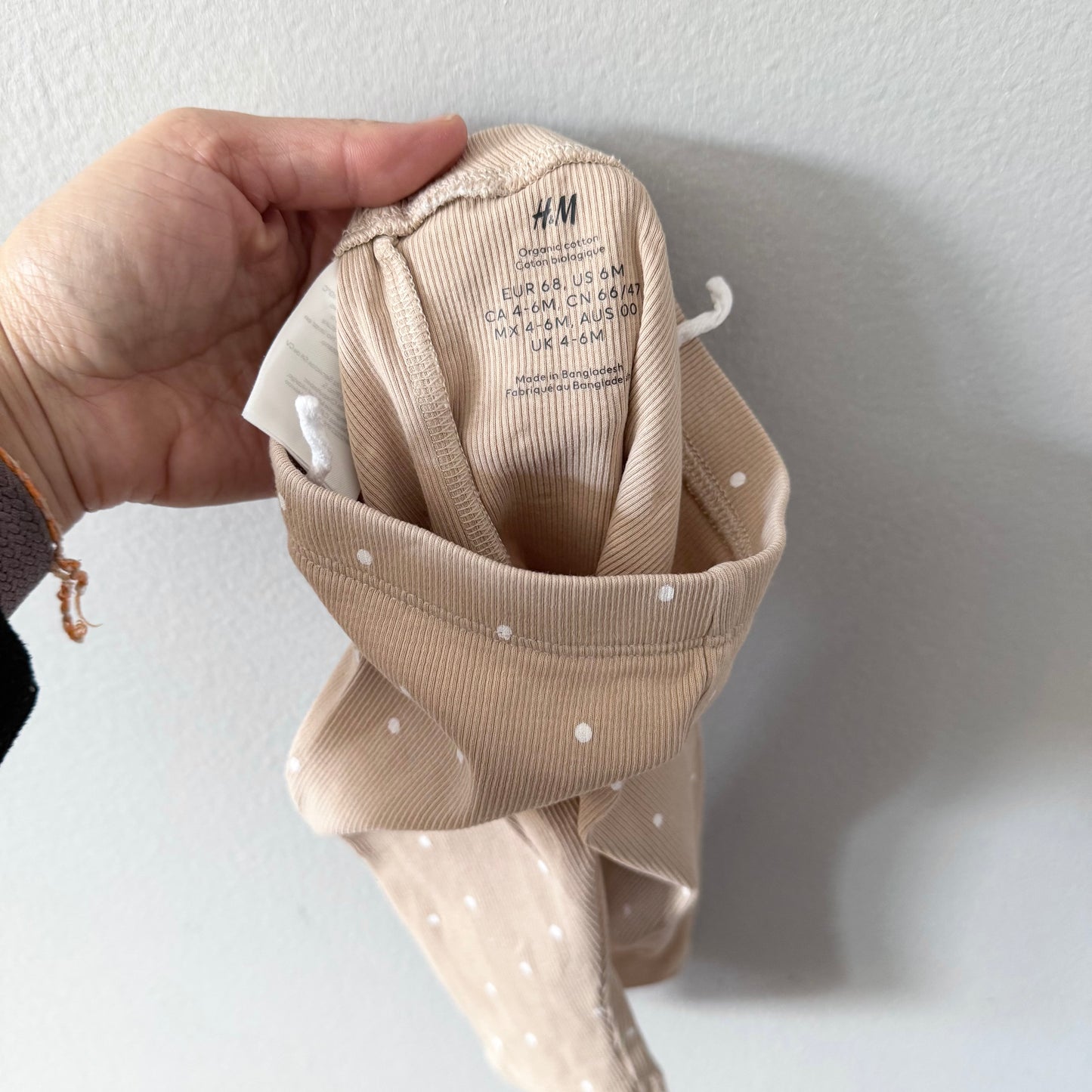 H&M / Beige dots onesie & leggings set / 4-6M