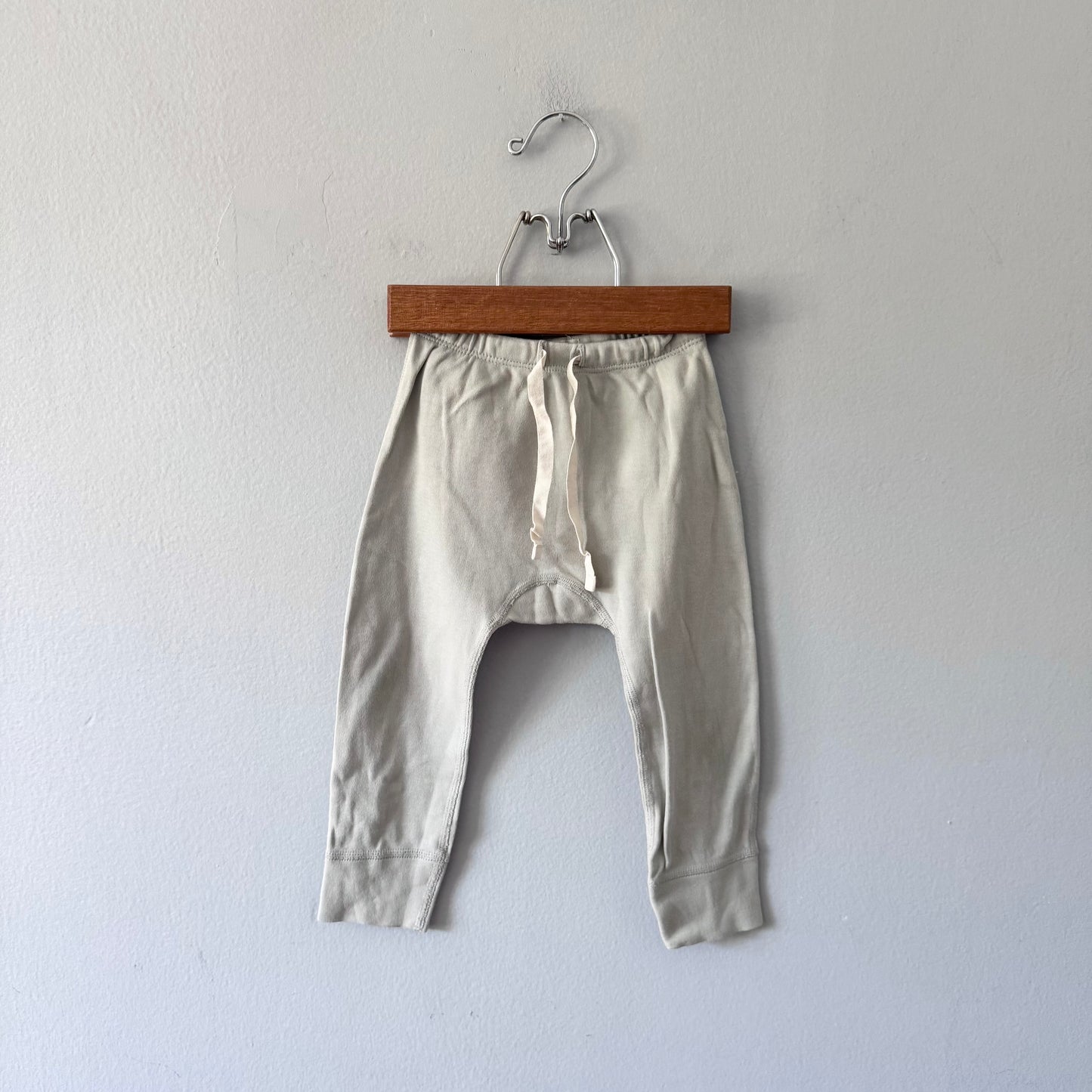 Sapling / Light grey pants / 12-18M