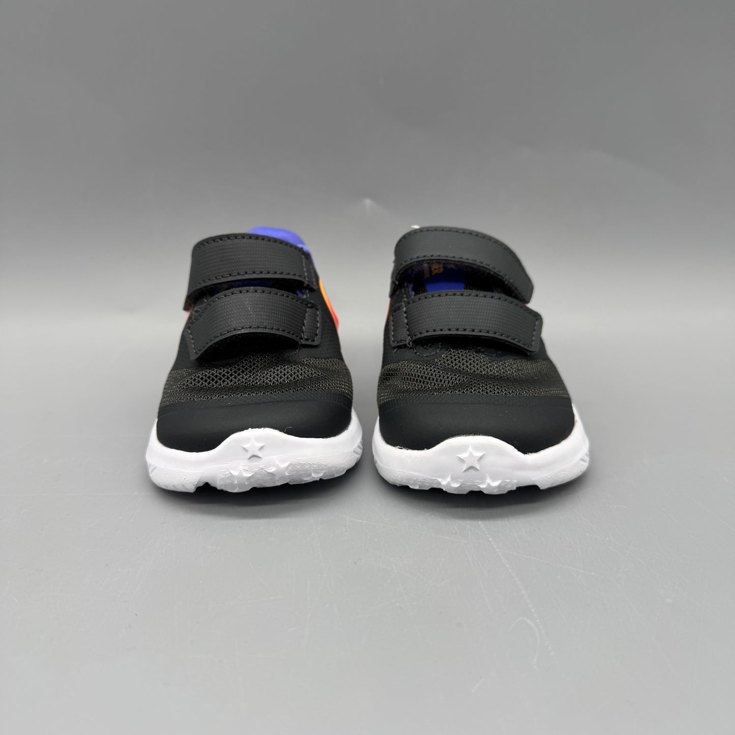 Nike / Running Shoes / US4