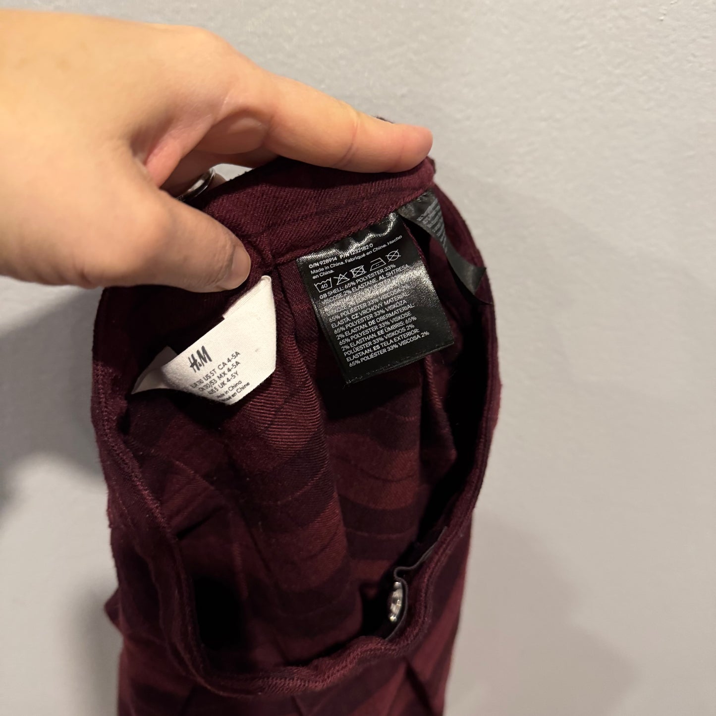 H&M / Burgundy checked skirt / 4-5Y