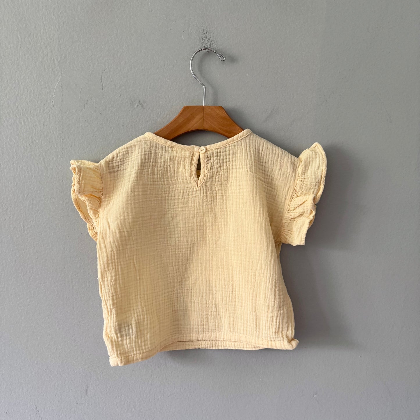 Bluey / Light yellow muslin short sleeve top / 4T