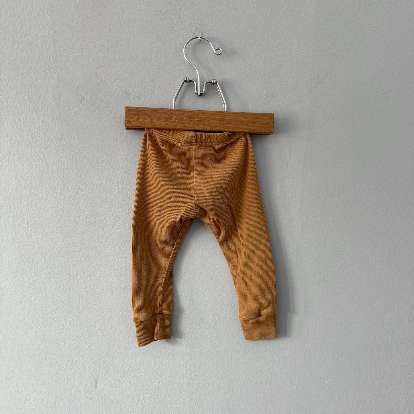Jax & Lennon / Mustard ribbed leggings / 6-12M