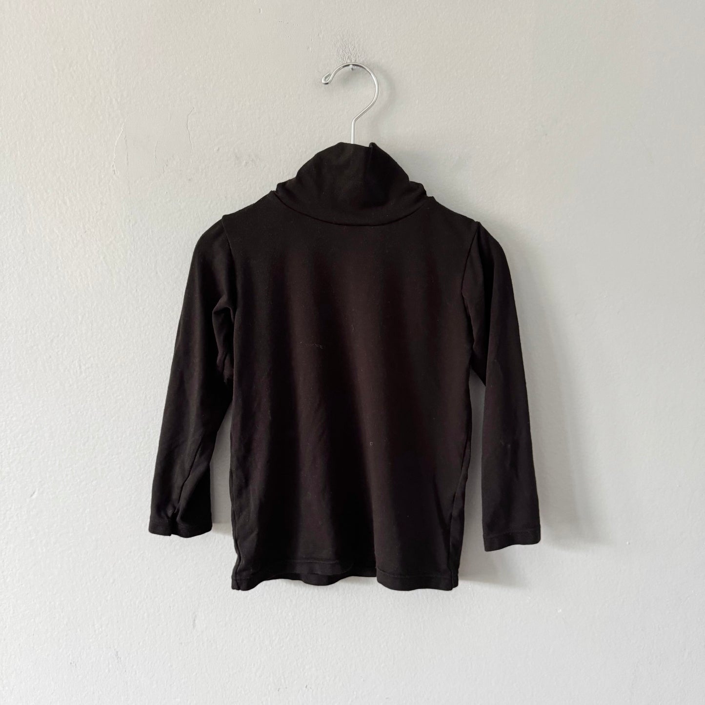Uniqlo / Turtle neck black long sleeve / 3Y
