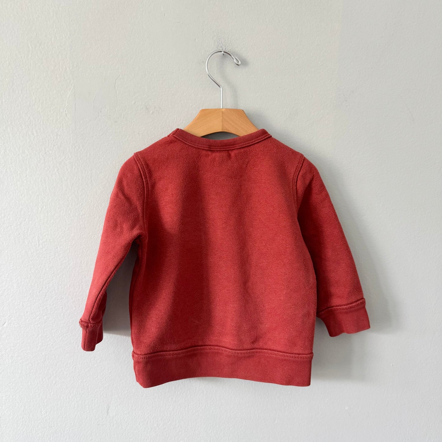 Gap / Red Superman sweatshirt / 18-24M