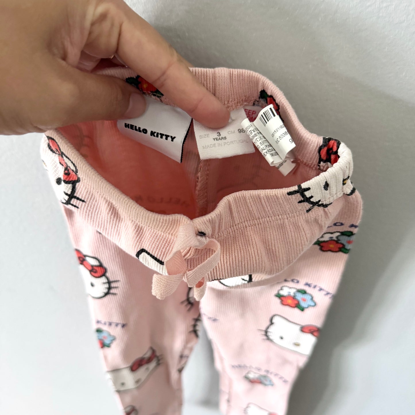 Zara / Pink Hello Kitty ribbed leggings / 3Y