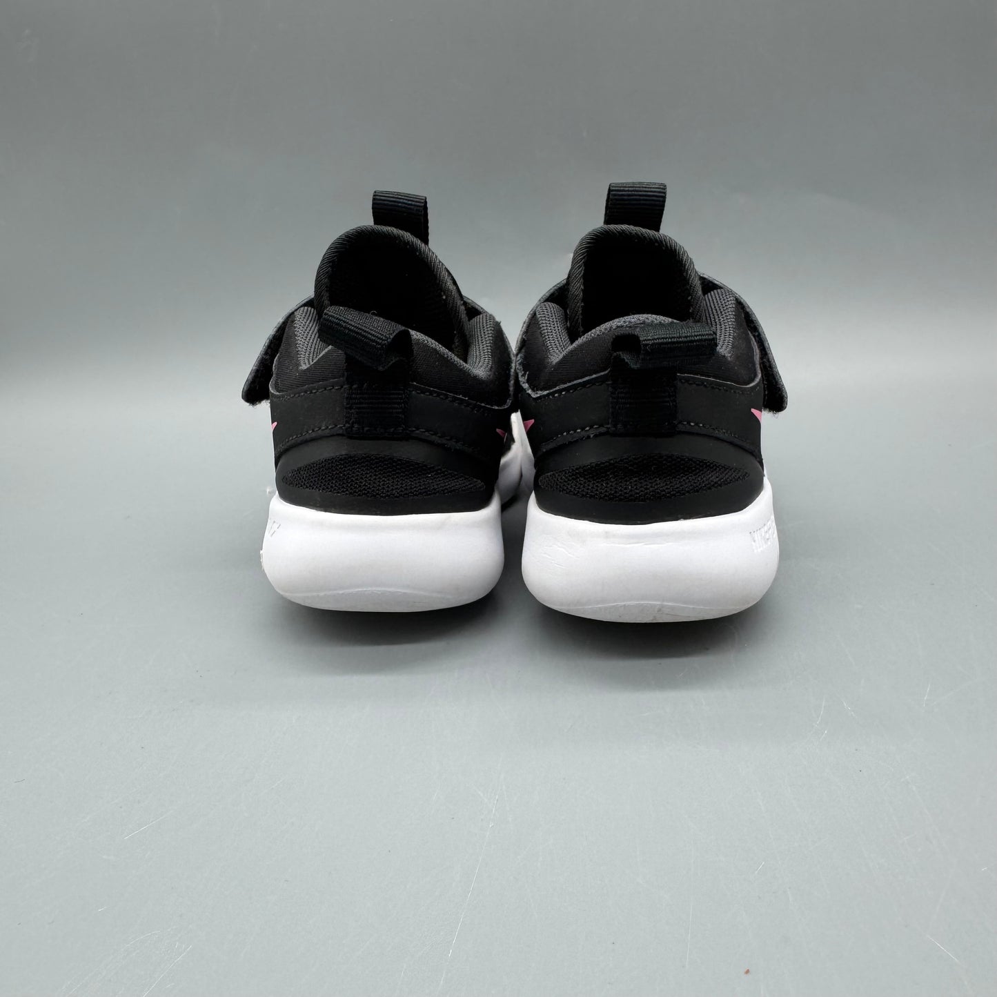 Nike / Running Shoes / US11