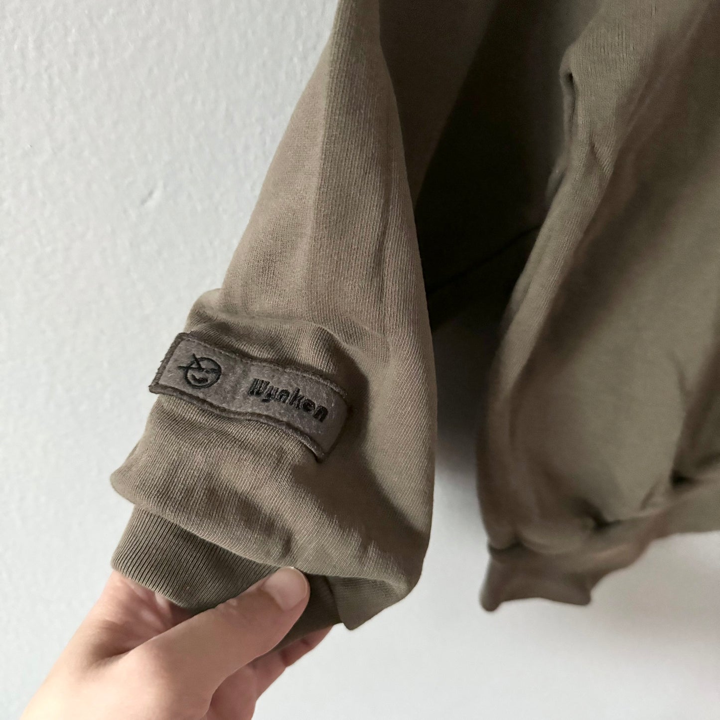 Wynken / Brown sweatshirt / 8Y