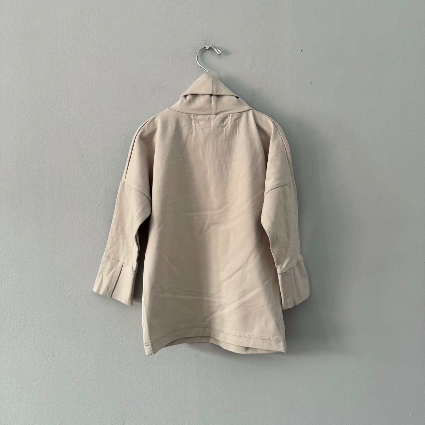 Bajoue / Turtle neck long sleeve top - beige / 4-6T - New with tag