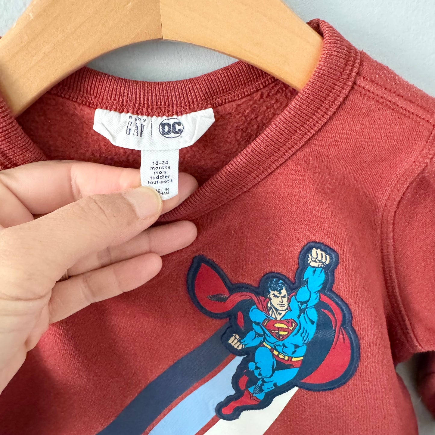 Gap / Red Superman sweatshirt / 18-24M