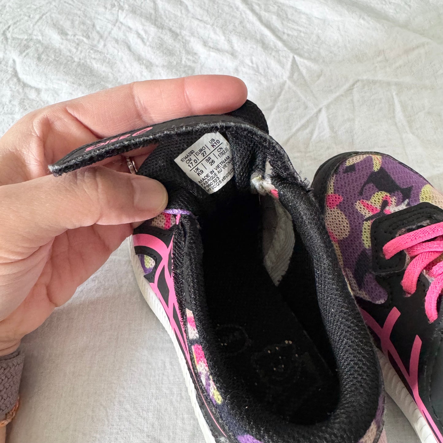 Asics / Running Shoes / US10