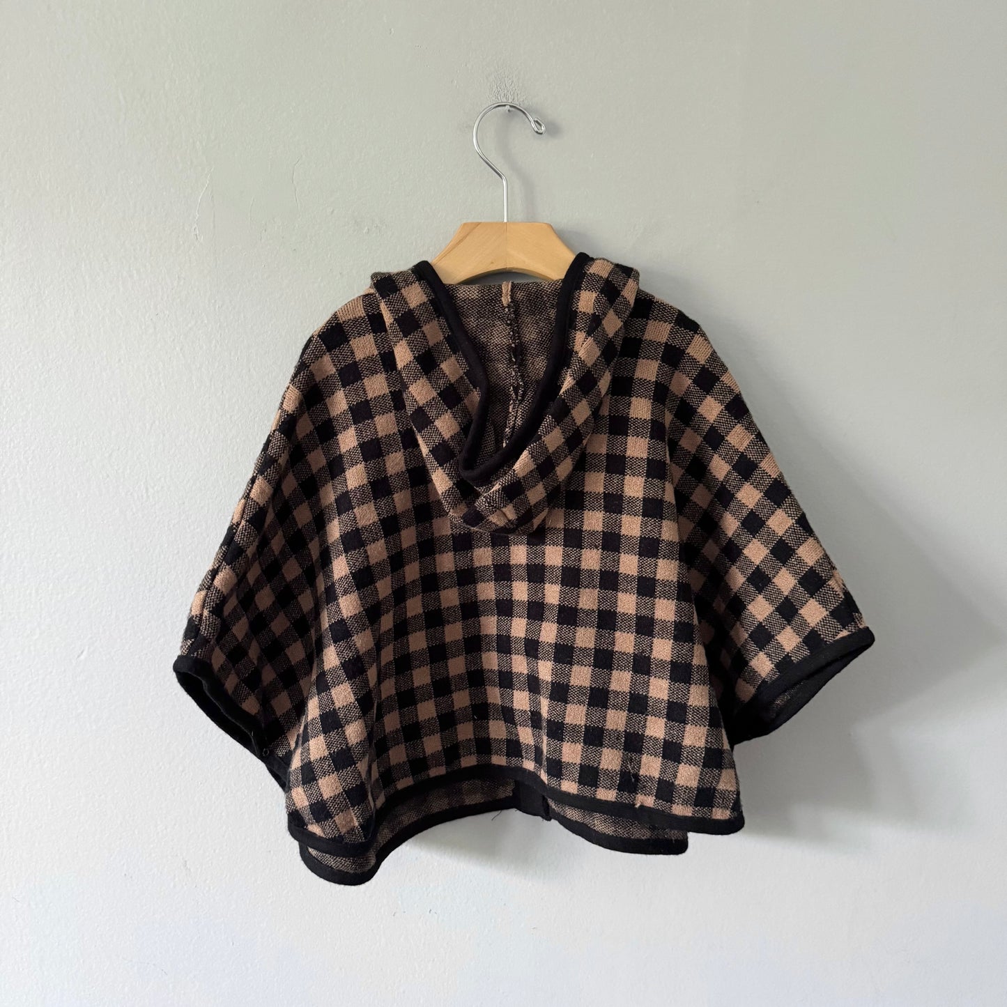 Zara / Black x brown checked knit poncho / 2-3Y