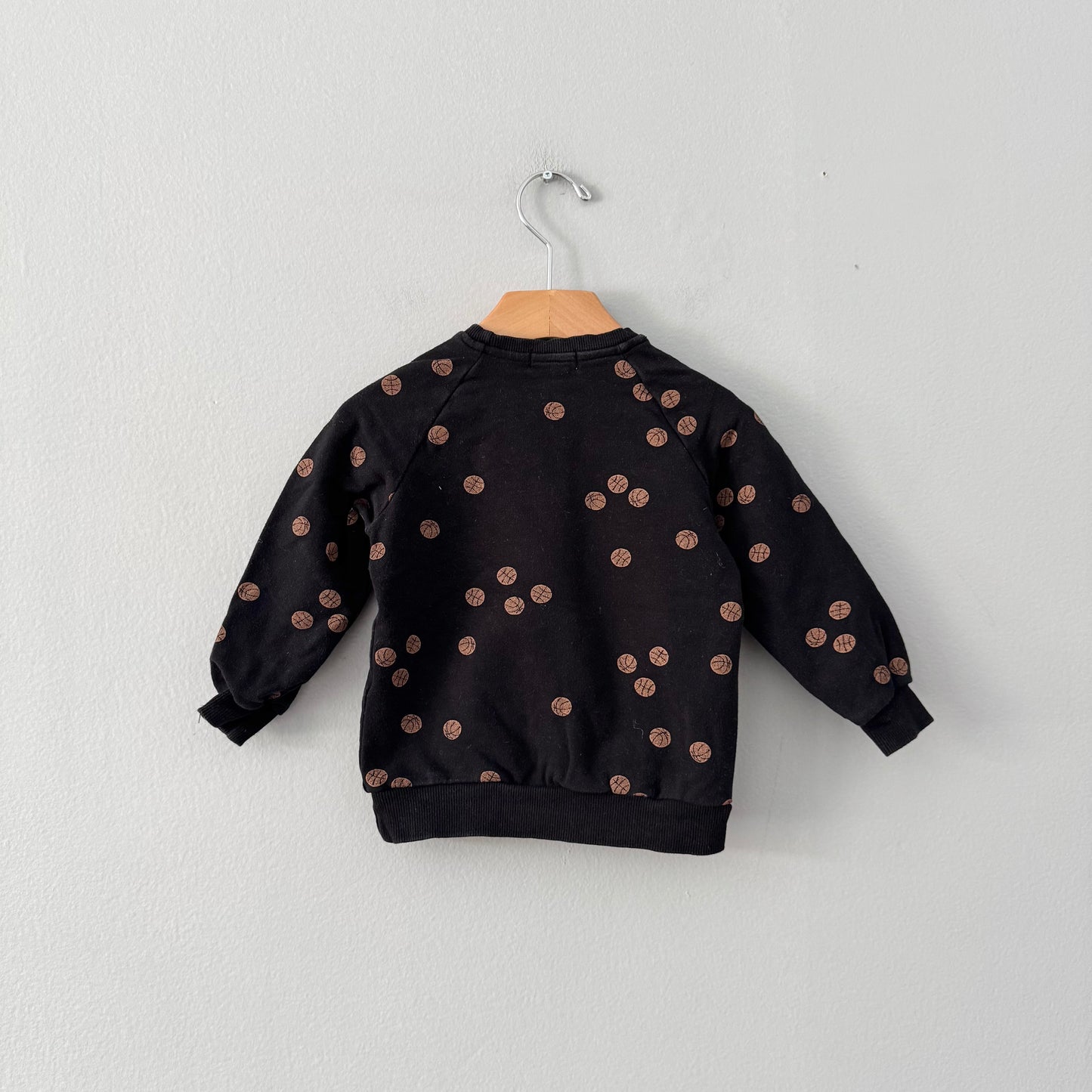 Miles the label / Black x basketball sweatshirt / 18M