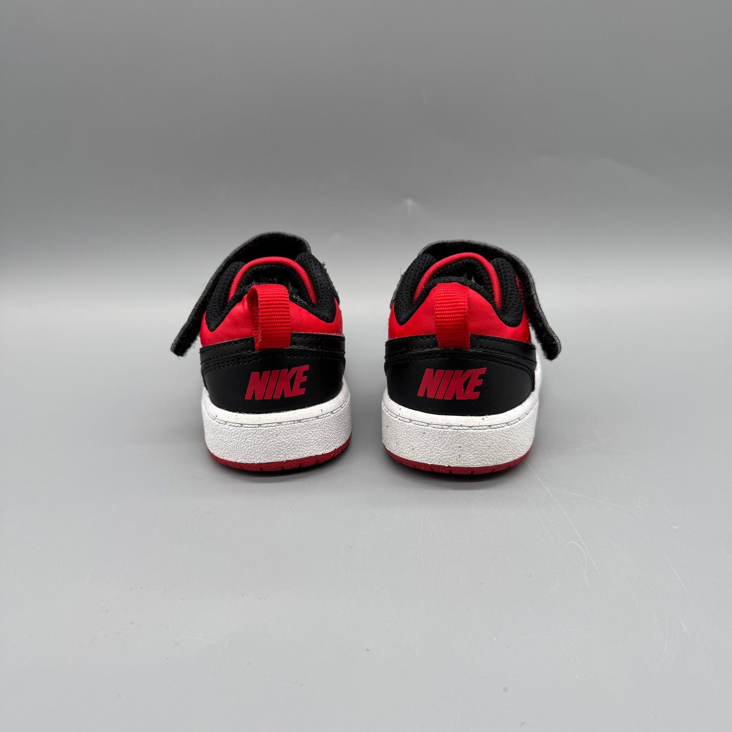 Nike / Running Shoes / US5