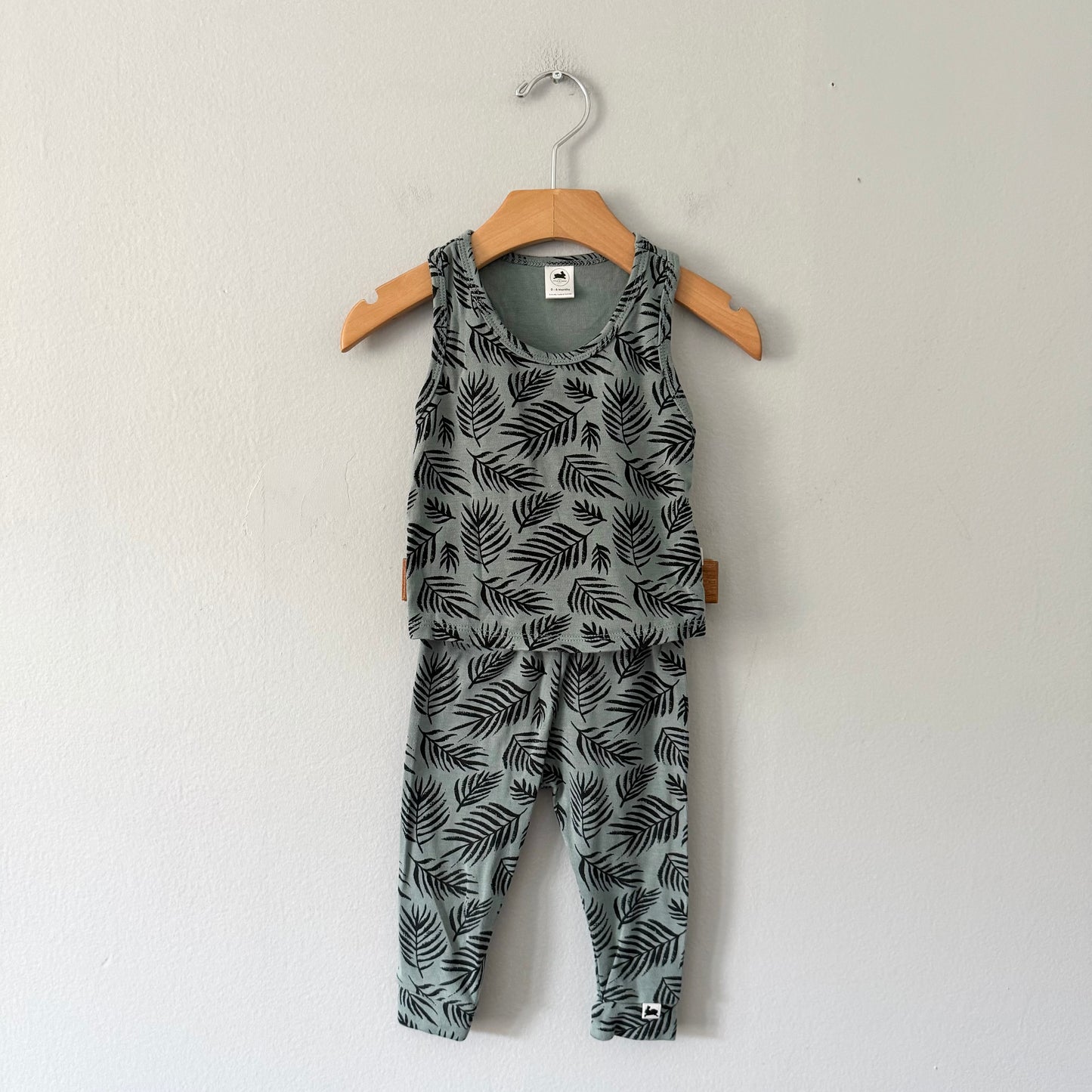 Little & Lively / Smokey green x leaf pattern set / 0-6M