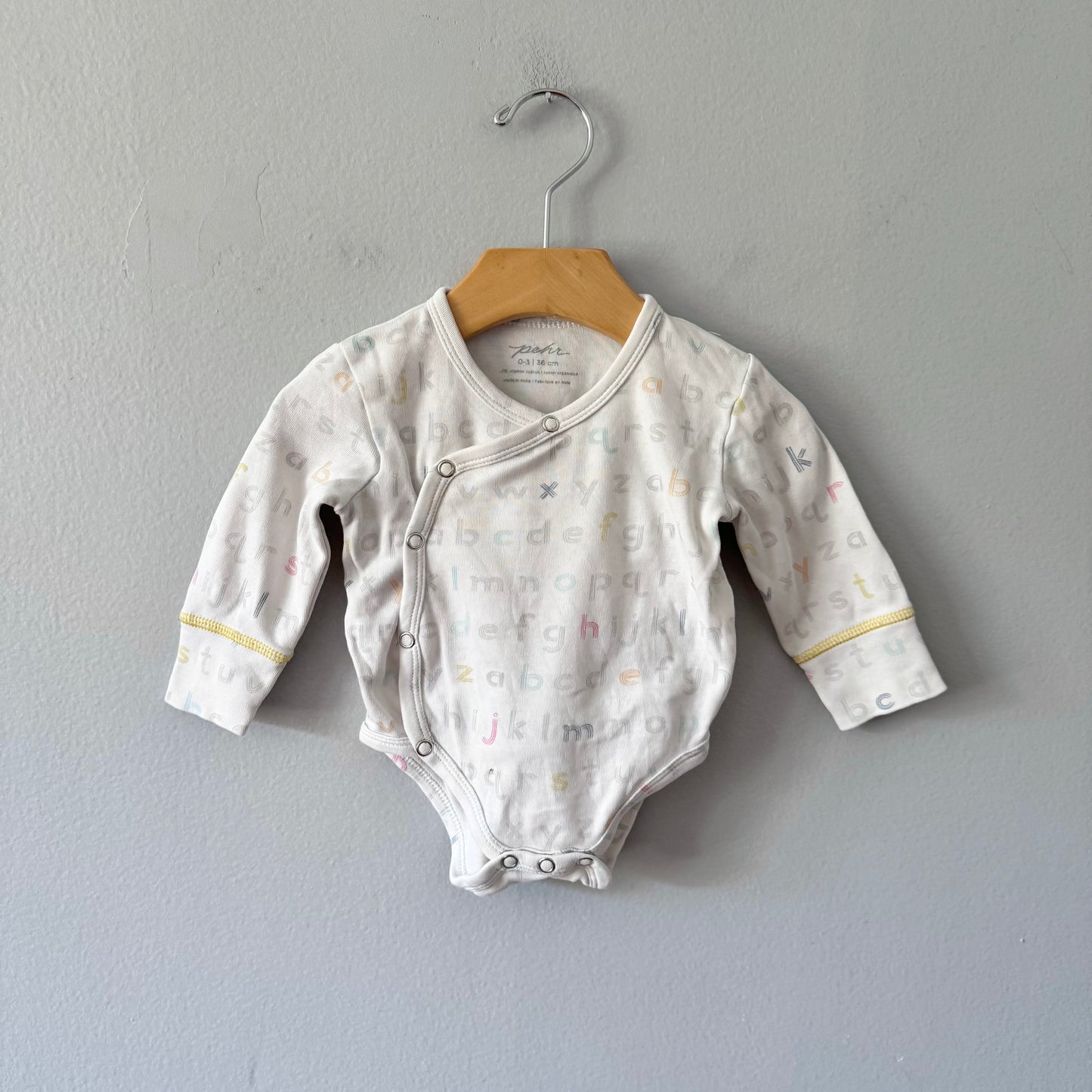 Pehr / White x alphabet onesie / 0-3M