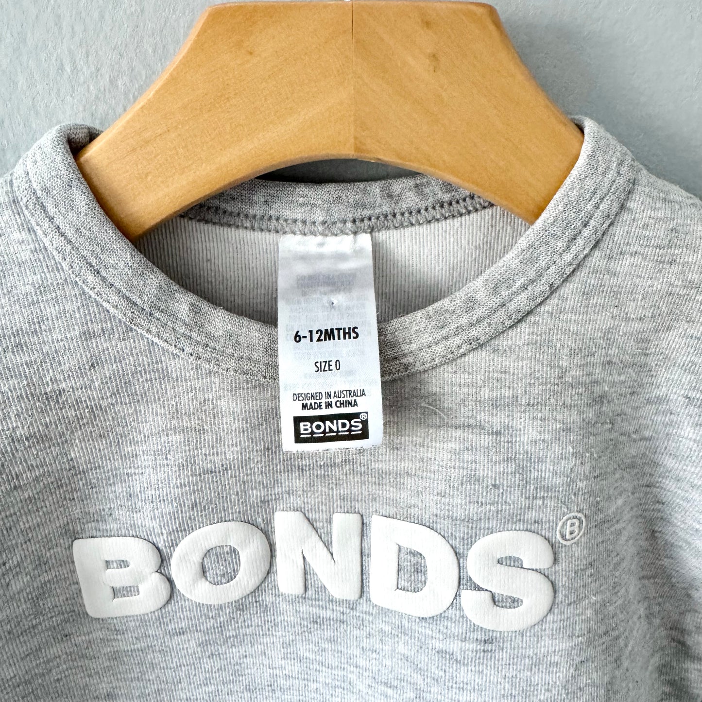 Bonds / Light grey sweatshirt / 6-12M