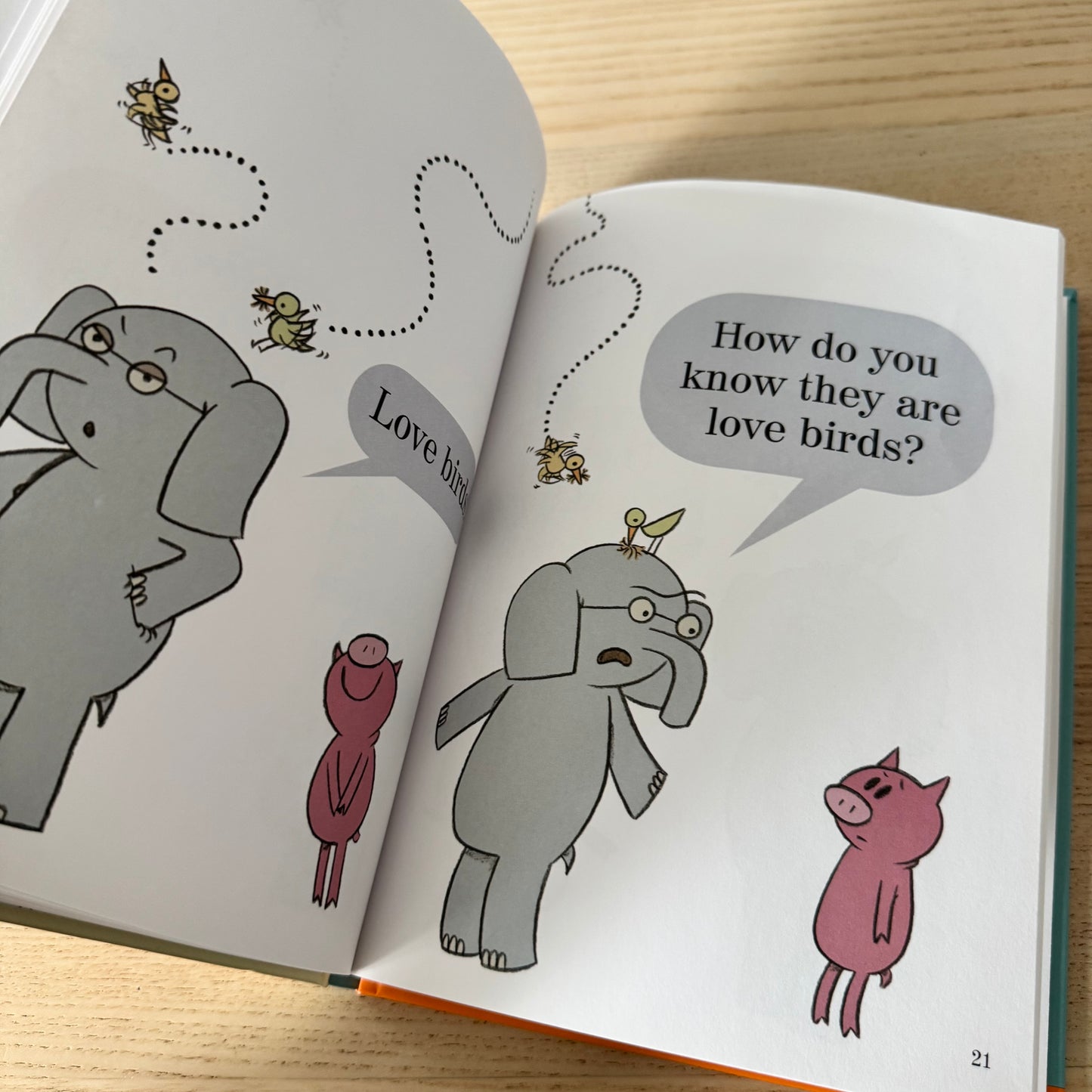 There Is a Bird on Your Head! / Mo Willems