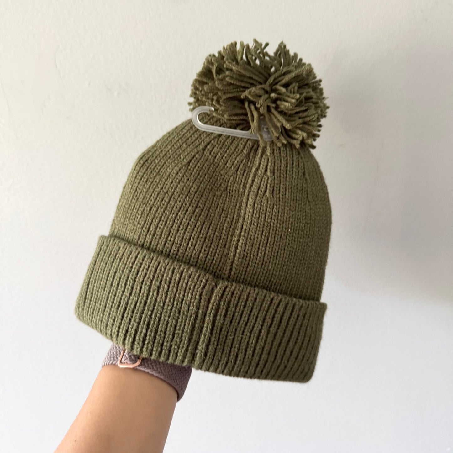 Gap / Khaki Yoda pompom beanie / 2-3Y - New with tag