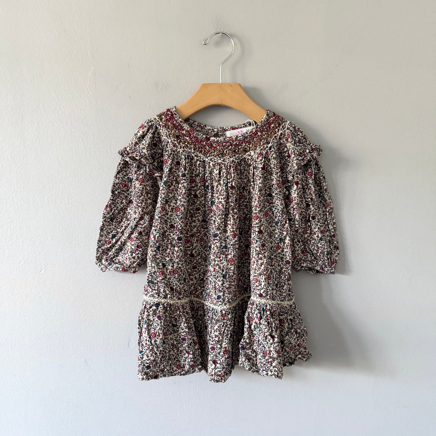 Zara / Floral rayon dress / 3-4Y