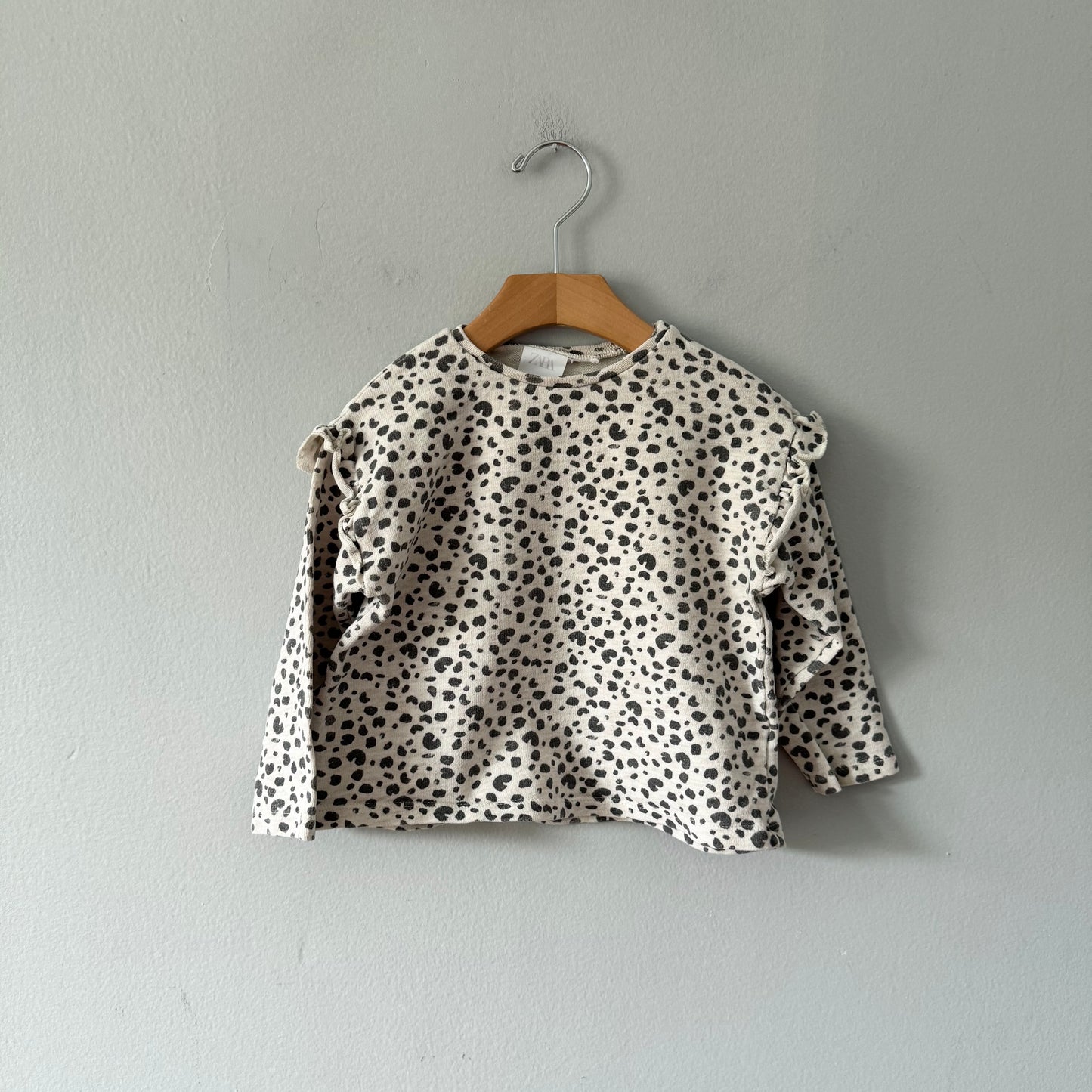Zara / White x leopard crew top / 3-4Y