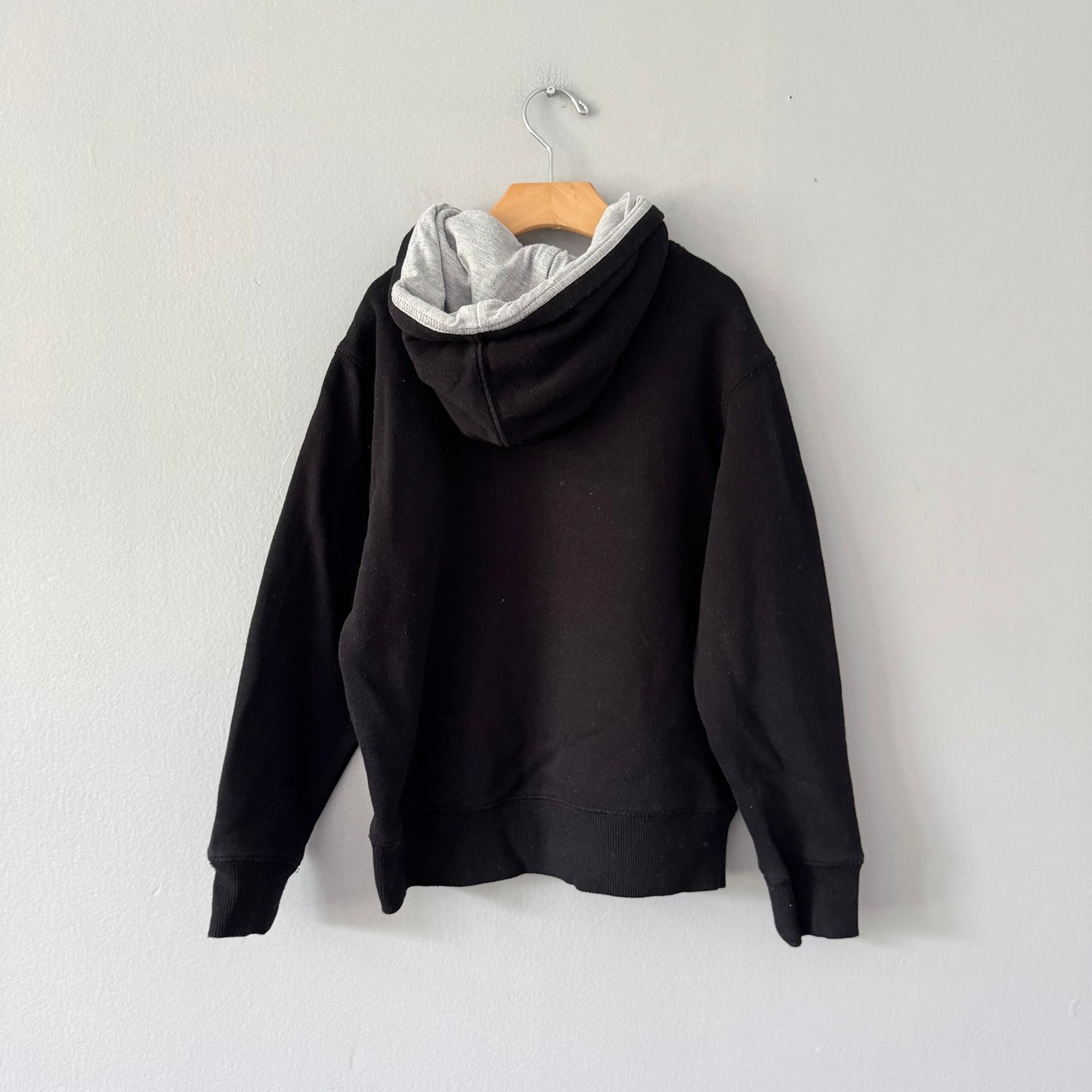 Champion / Black hoodie / 7-8Y