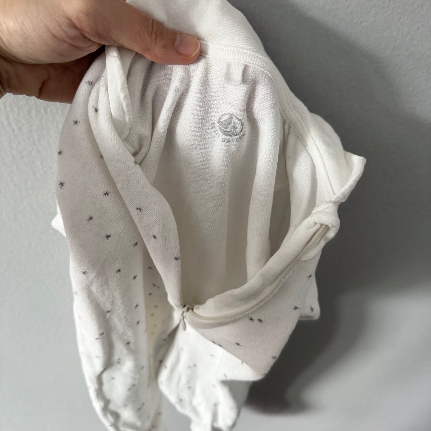 Petit Bateau / White velour footed romper / 3M