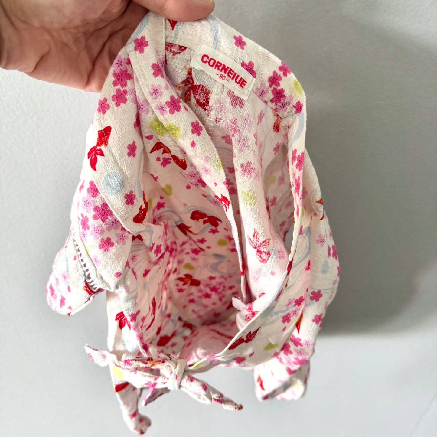 No brand / Japanese summer kimono rompers - white x gold fish / 80cm(12M)