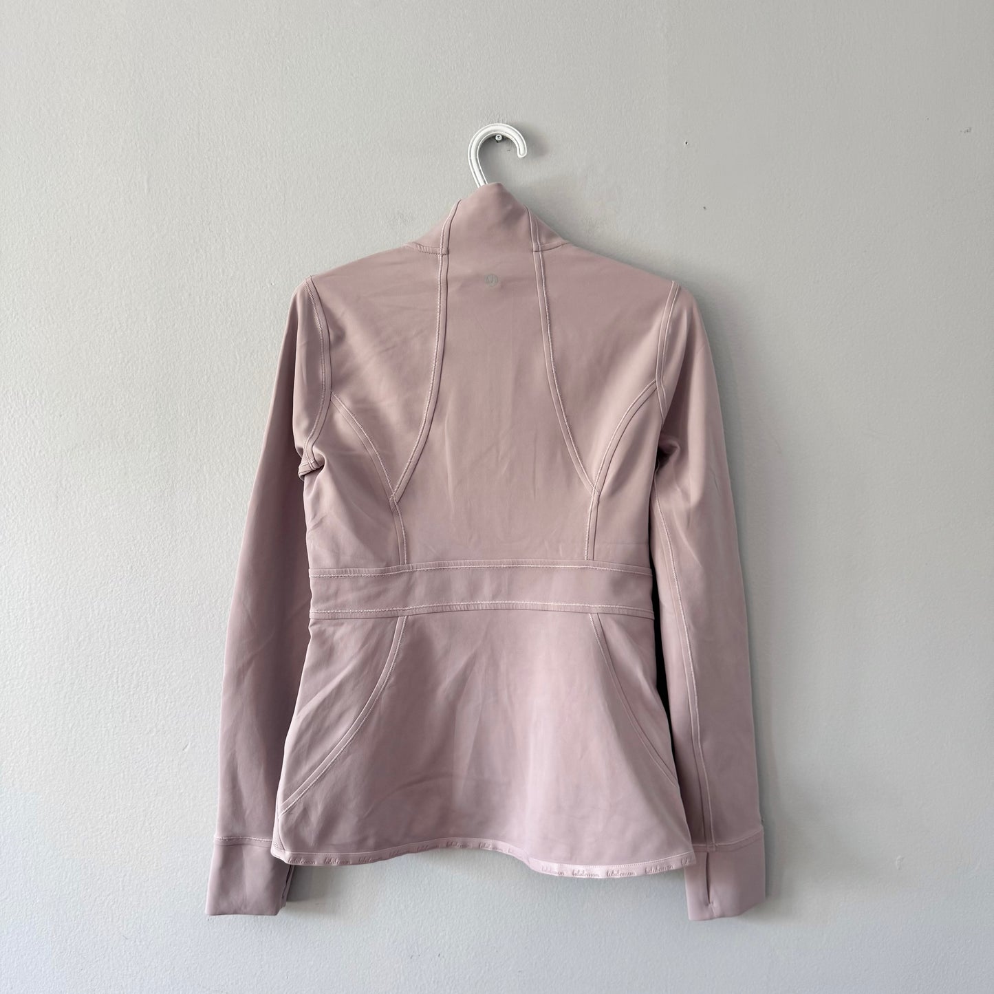 Lululemon / Light purple active zip up top / Women 8