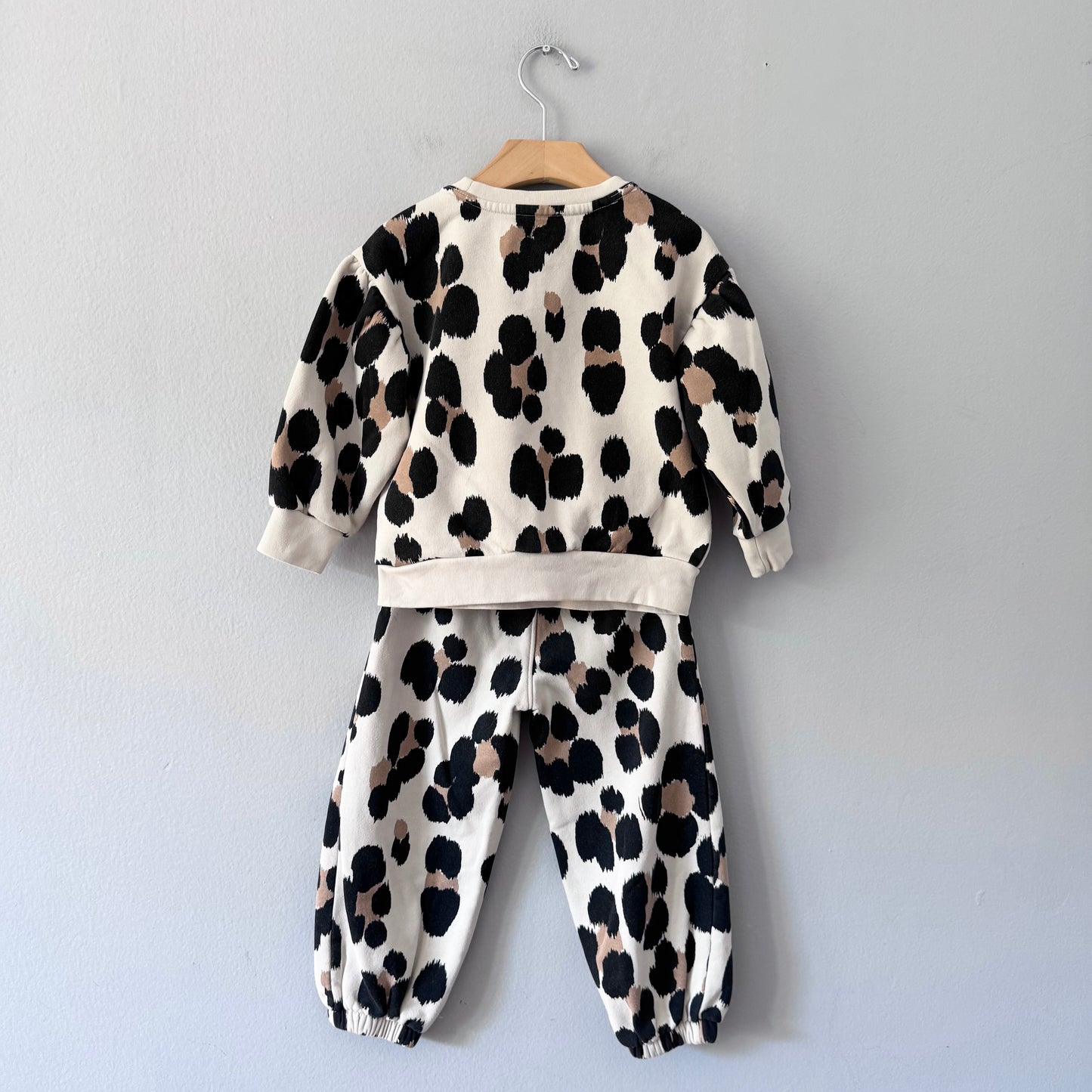 Gap / White leopard crew set / 4Y