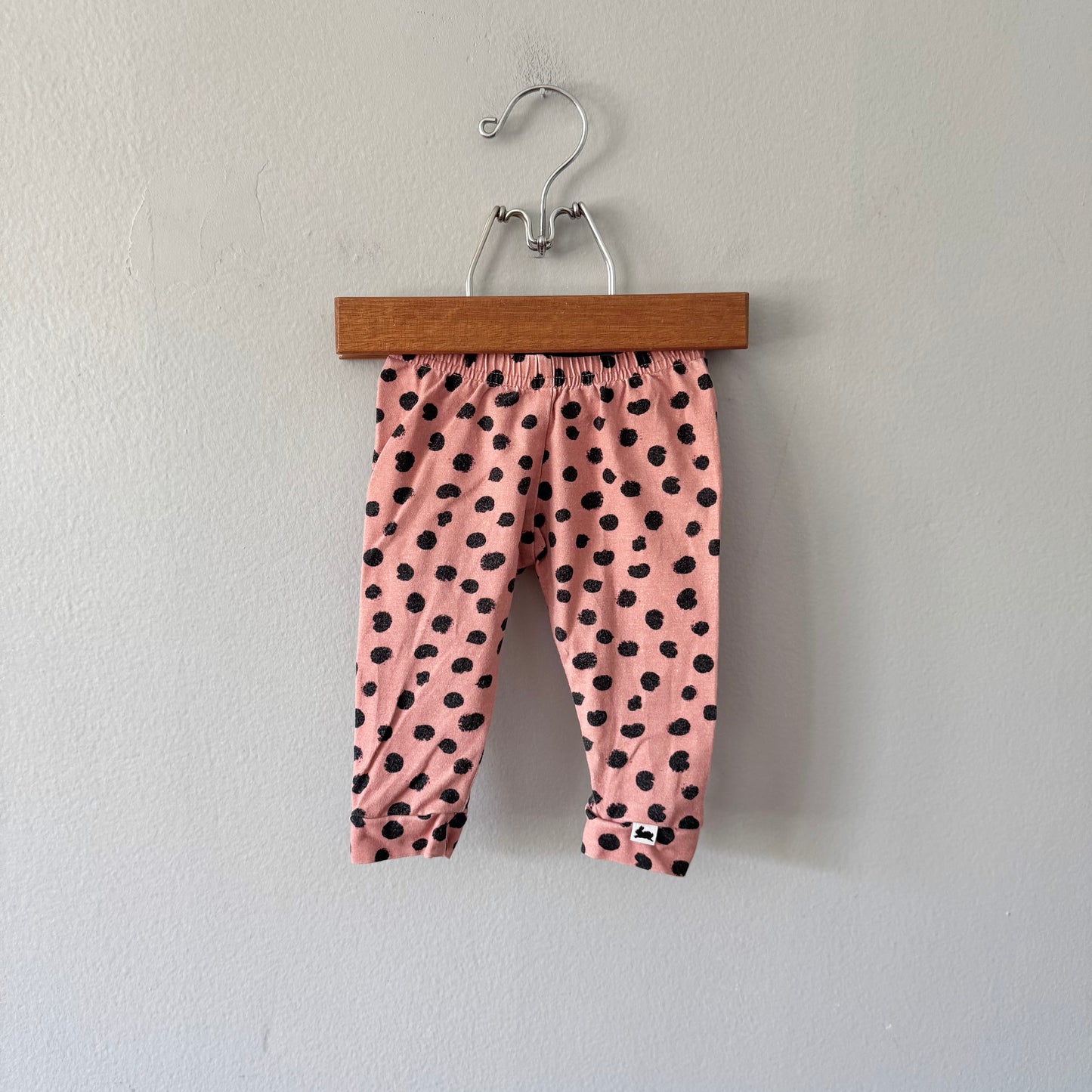 Little & Livey / Orange x black dots leggings / 3-6M