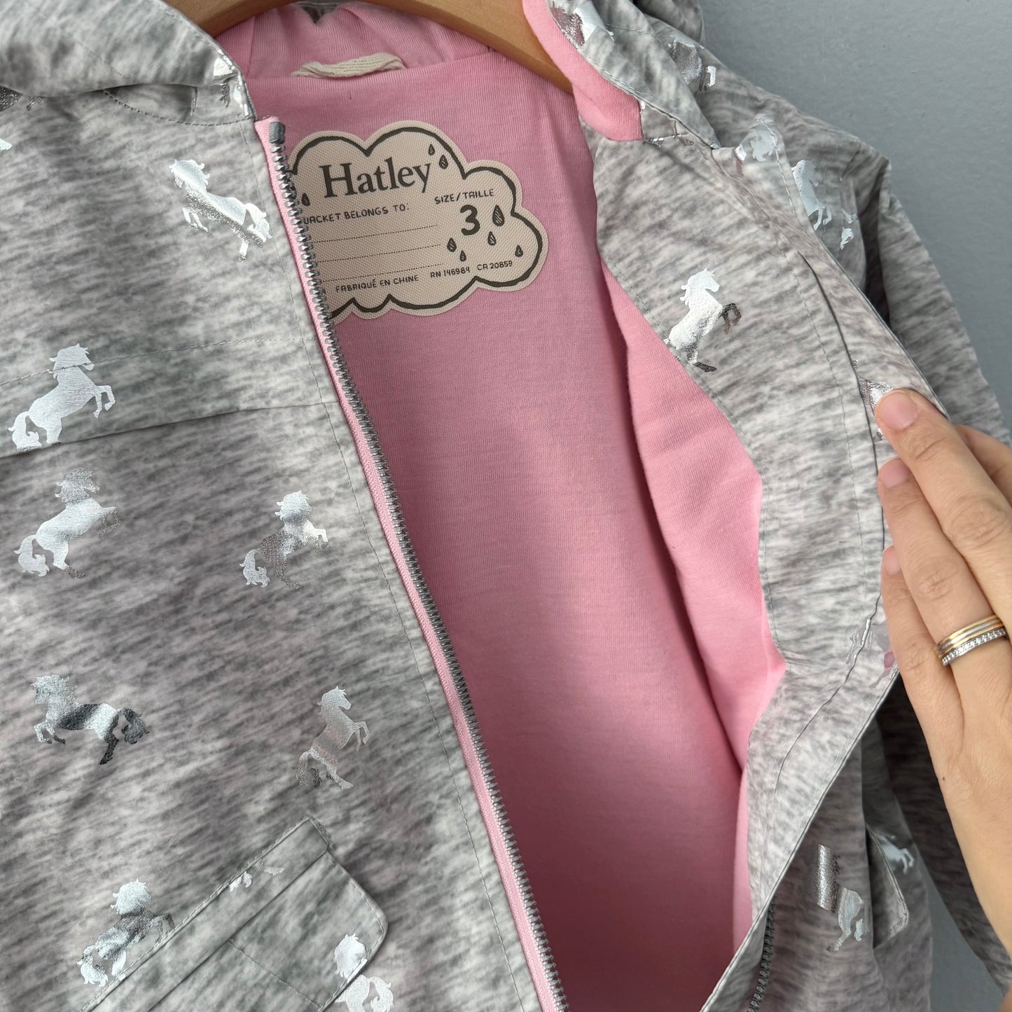 Hatley / Silver unicorn rain jacket / 3Y