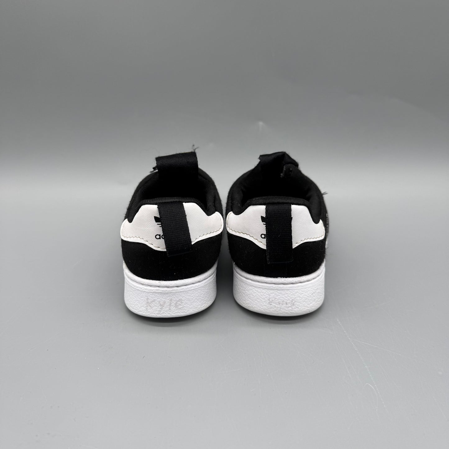 Adidas / Superstar / Running Shoes / US6