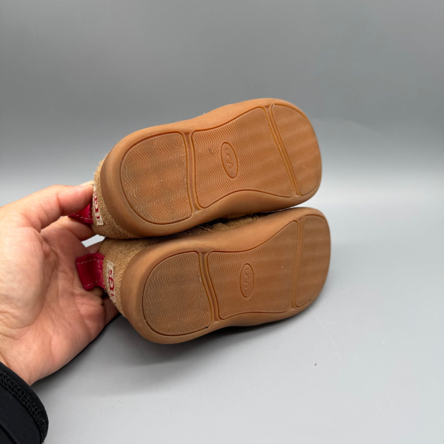 UGG / Shoes / US9