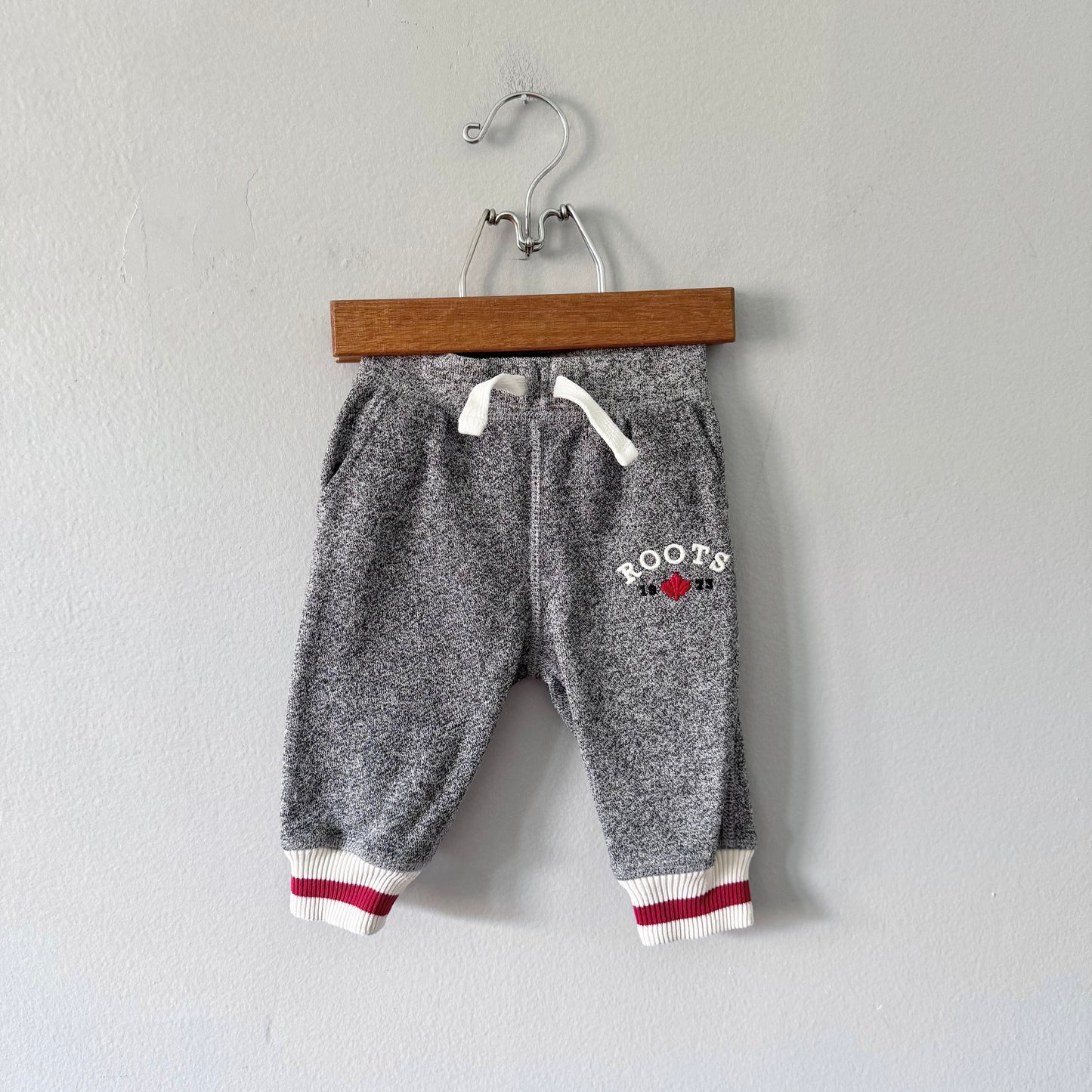 Roots / Salt and pepper sweatpants / 3-6M