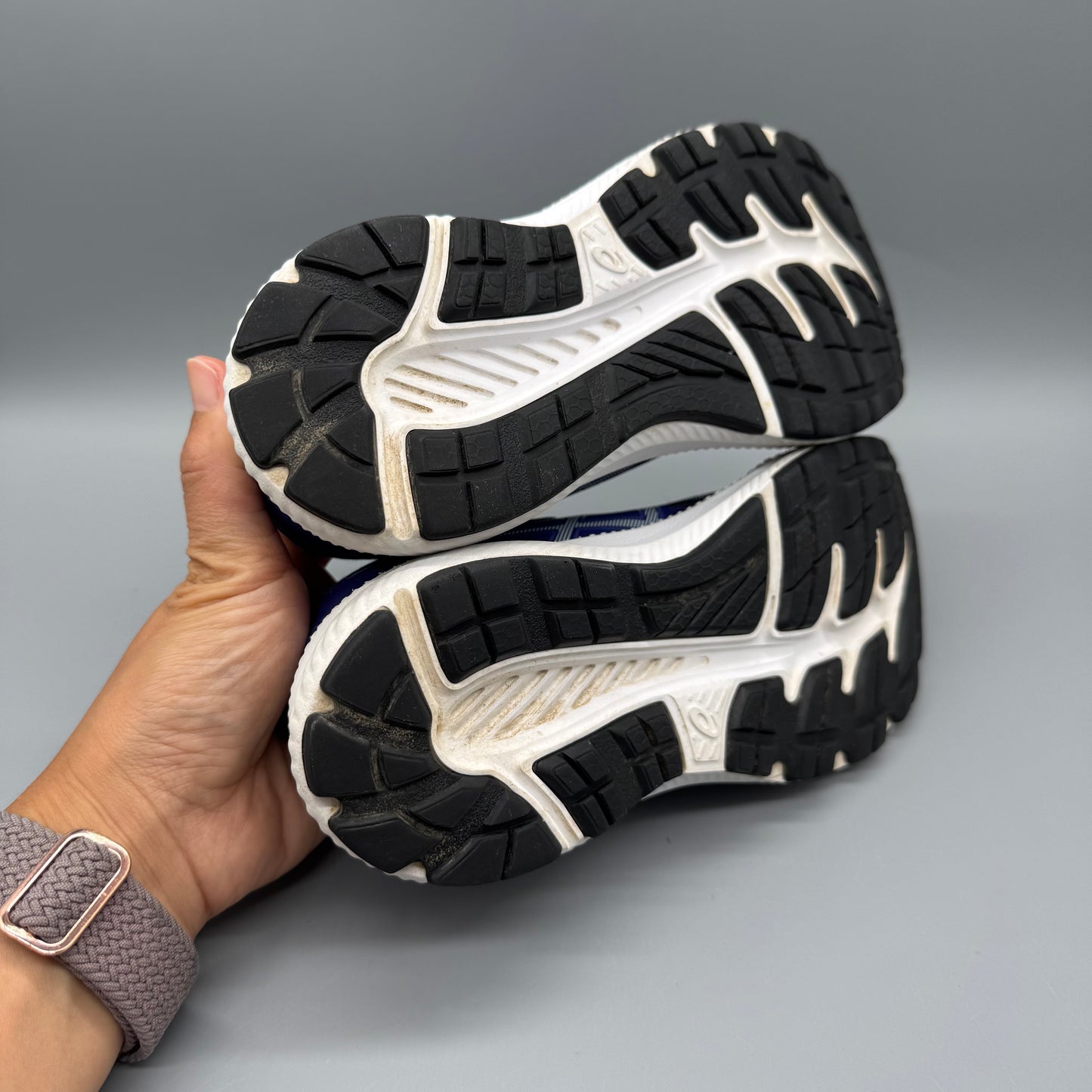 Asics / Running Shoes / J2